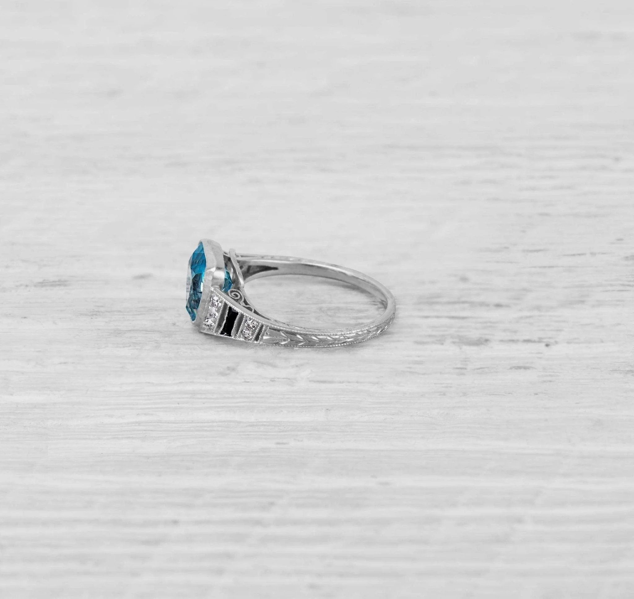ART DECO BLUE ZIRCON AND DIAMOND RING - Image 3