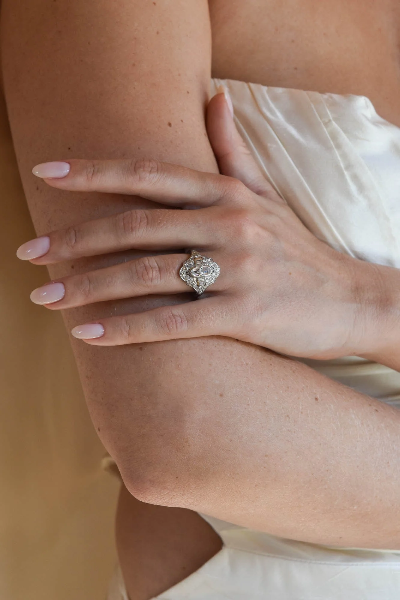 Late Art Deco Bullet Cut Diamond Vintage Dinner Ring - Image 6