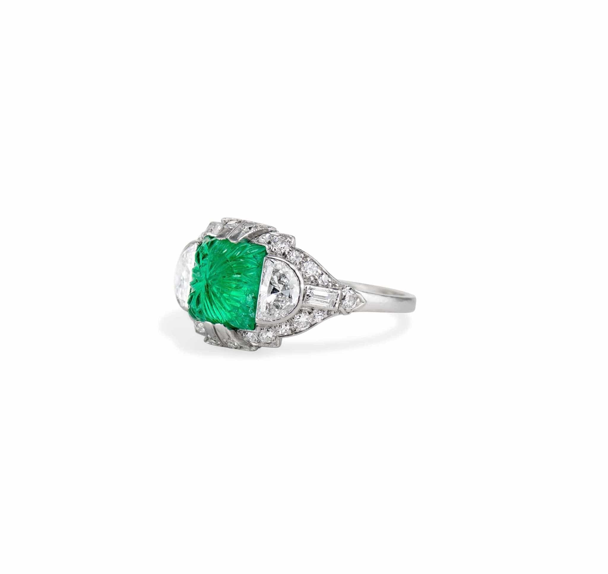 Art Deco 1.90 Carat Carved Sugarloaf Emerald and Diamond Ring - Image 2