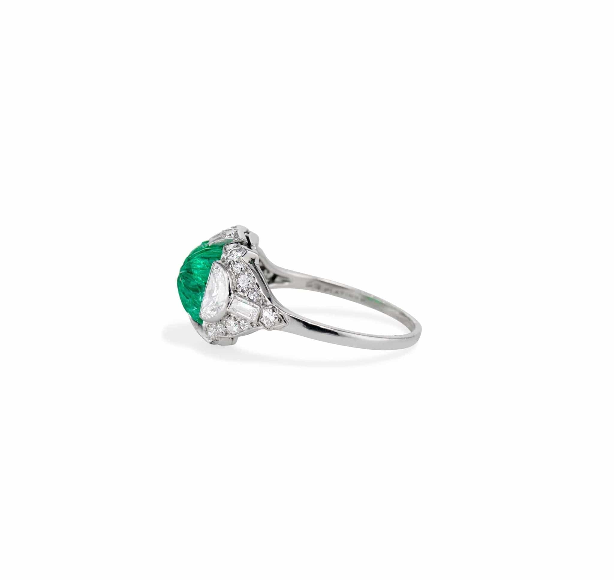 Art Deco 1.90 Carat Carved Sugarloaf Emerald and Diamond Ring - Image 3
