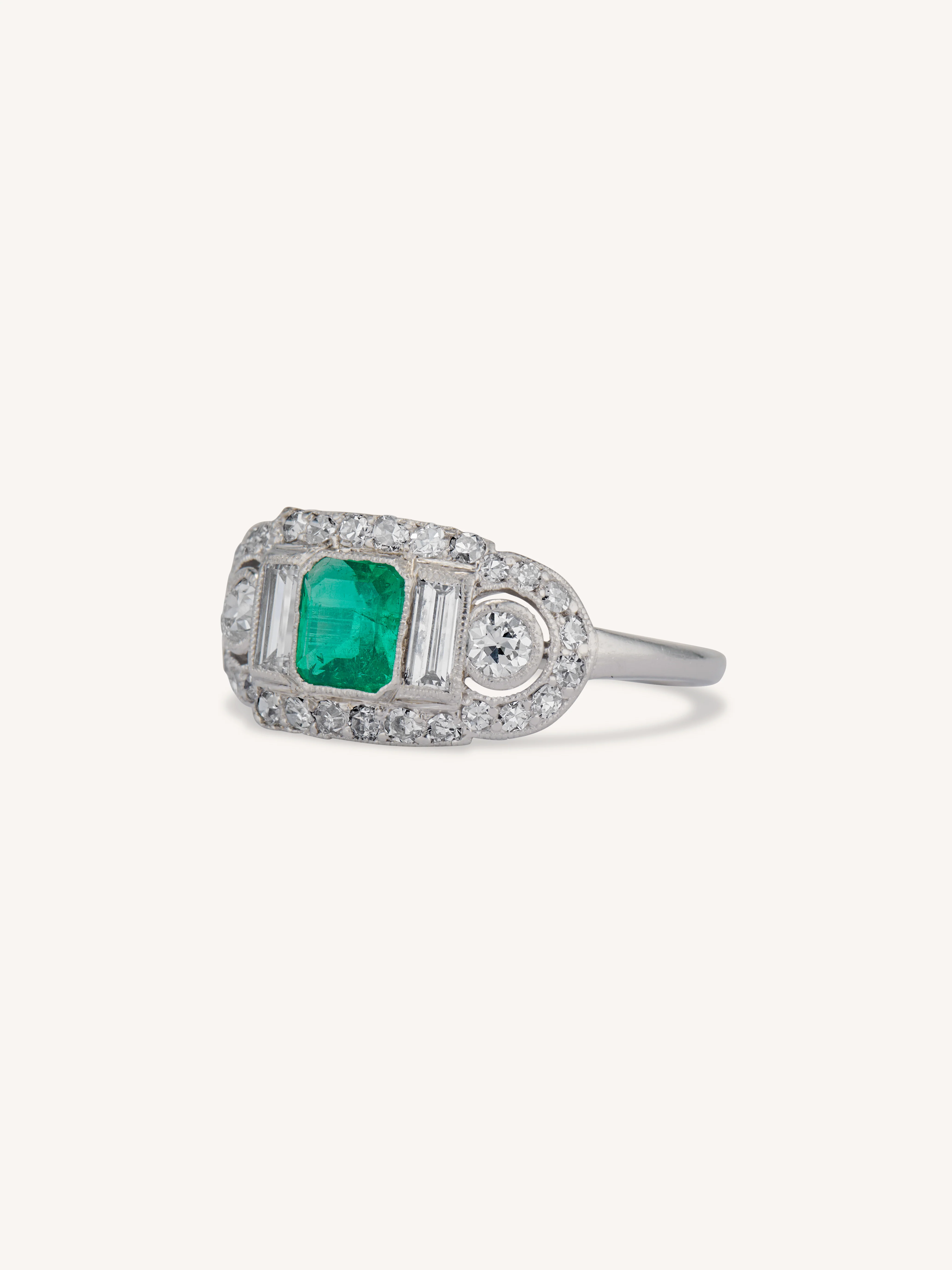 Art Deco Colombian Emerald & Diamond Ring - Image 3