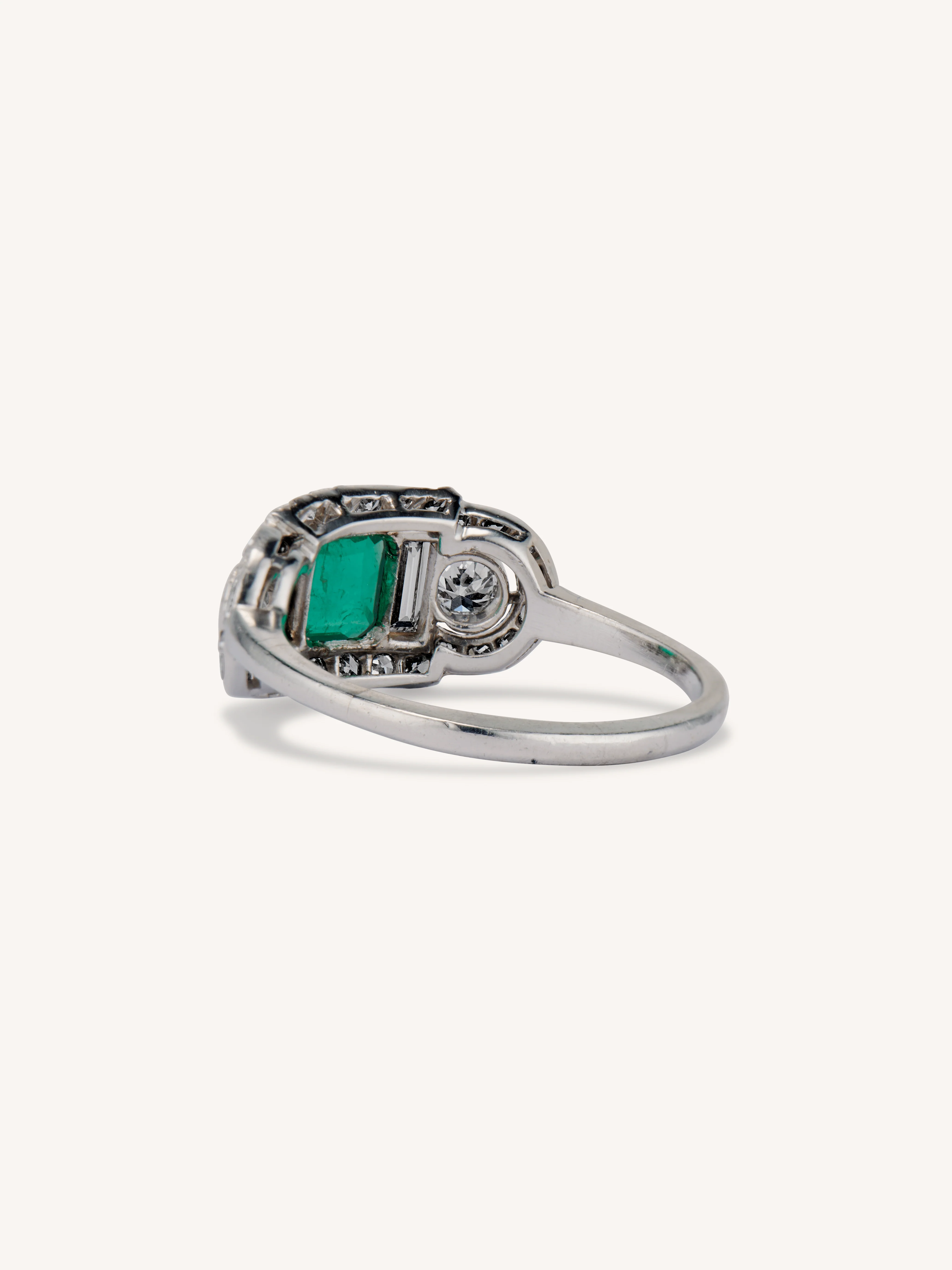 Art Deco Colombian Emerald & Diamond Ring - Image 4