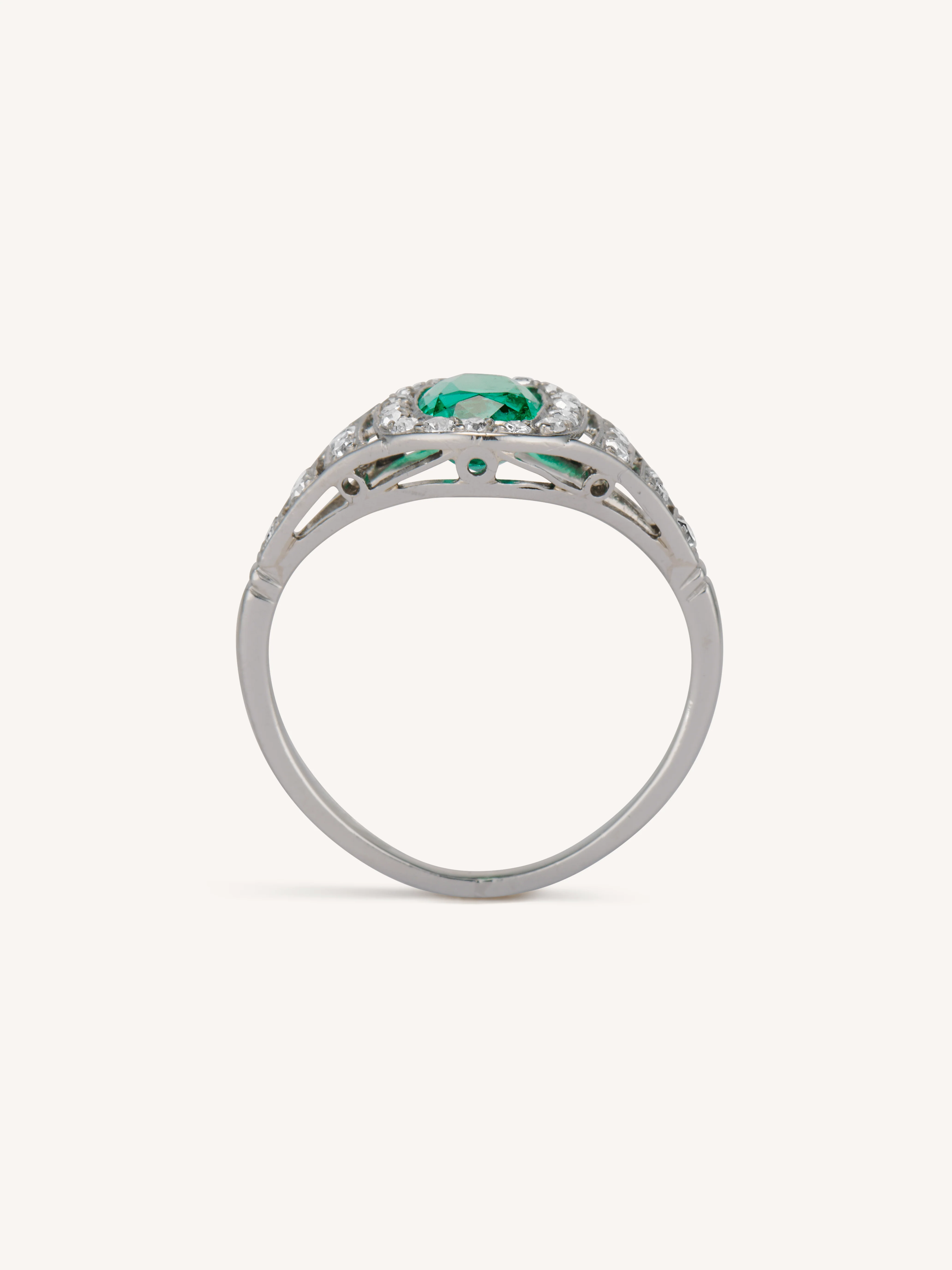 Art Deco Cushion Cut Colombian Emerald & Diamond Bombé Ring, France - Image 5
