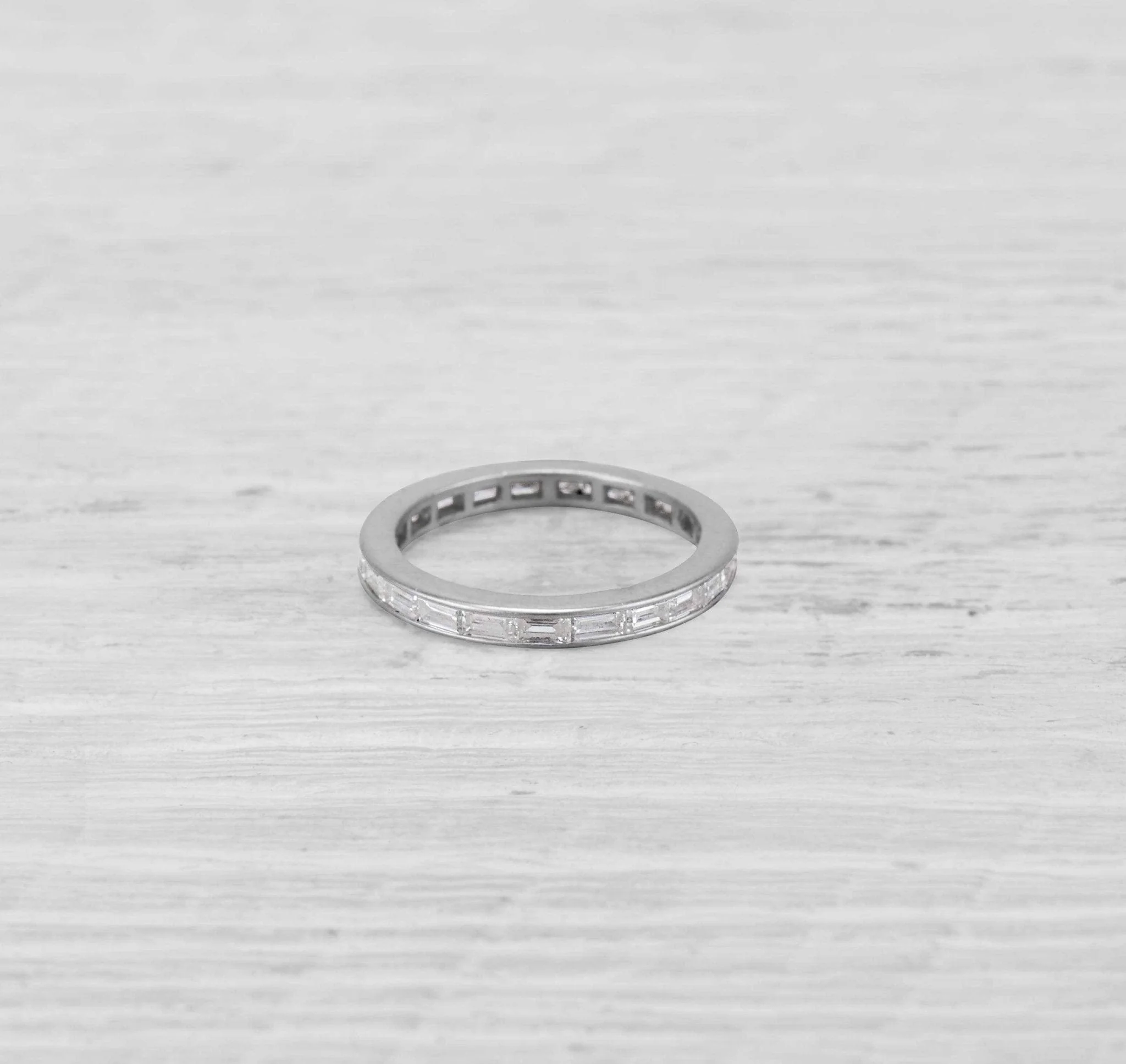 ART DECO DIAMOND AND PLATINUM ETERNITY BAND - Image 3