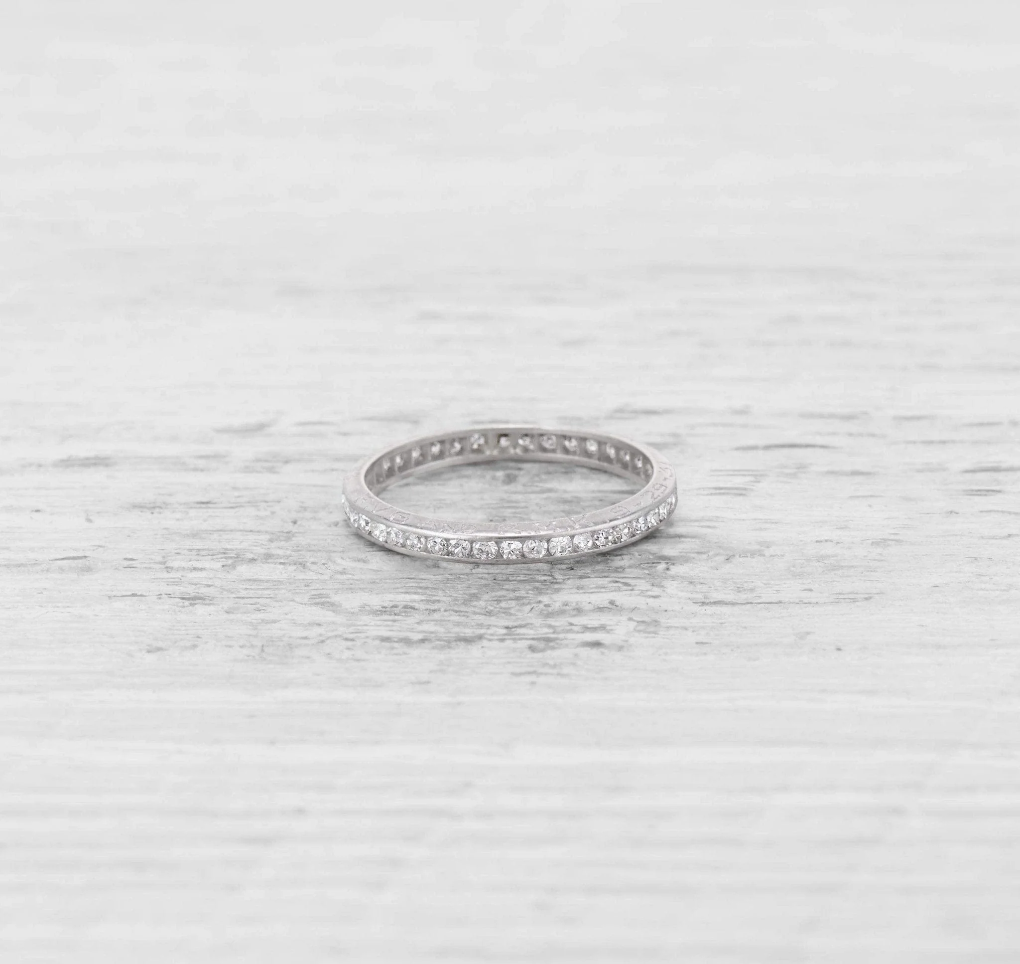ART DECO DIAMOND AND PLATINUM ETERNITY WEDDING BAND - Image 3