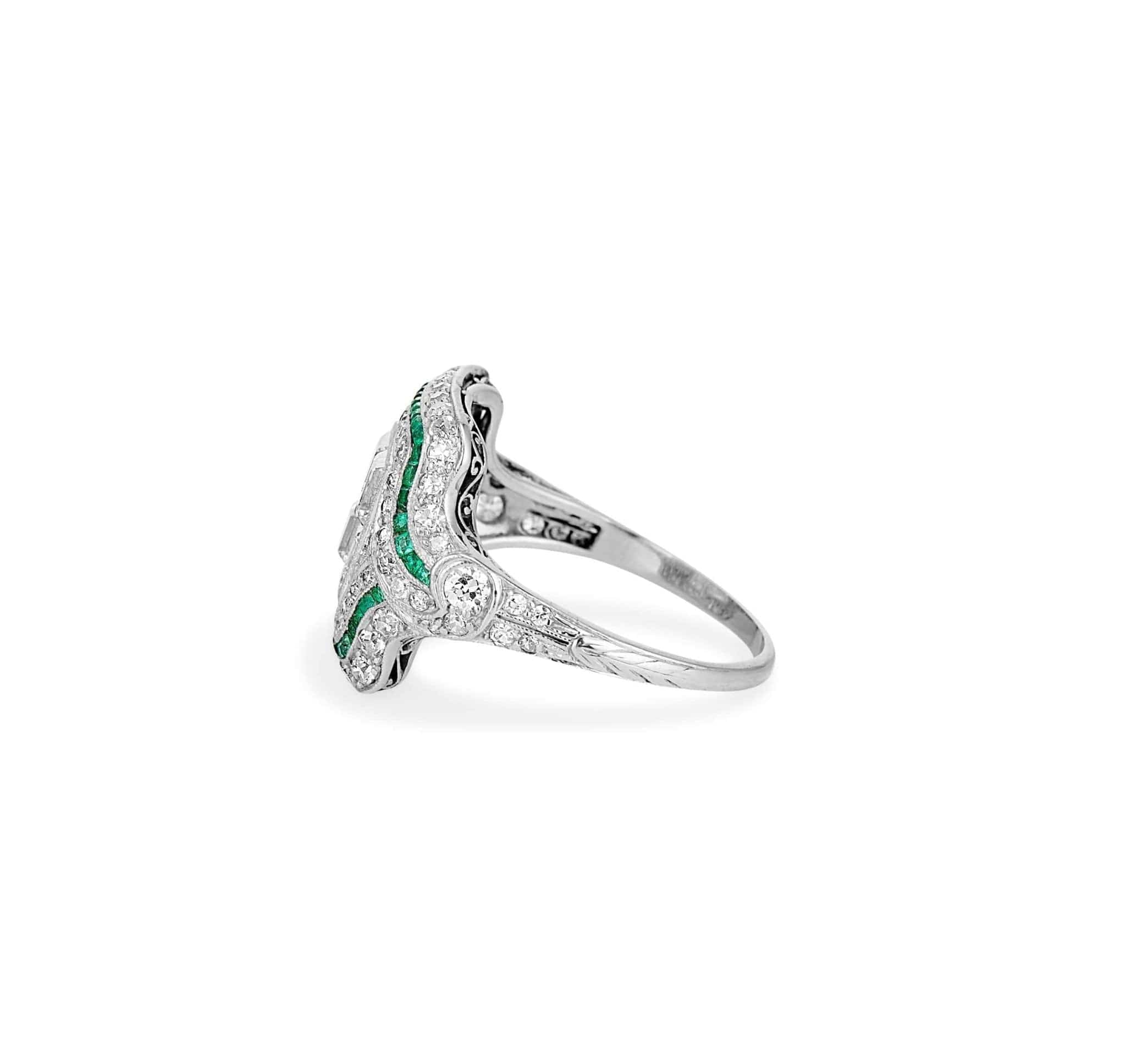 Art Deco Carre Cut Diamond & Emerald Ring - Image 3