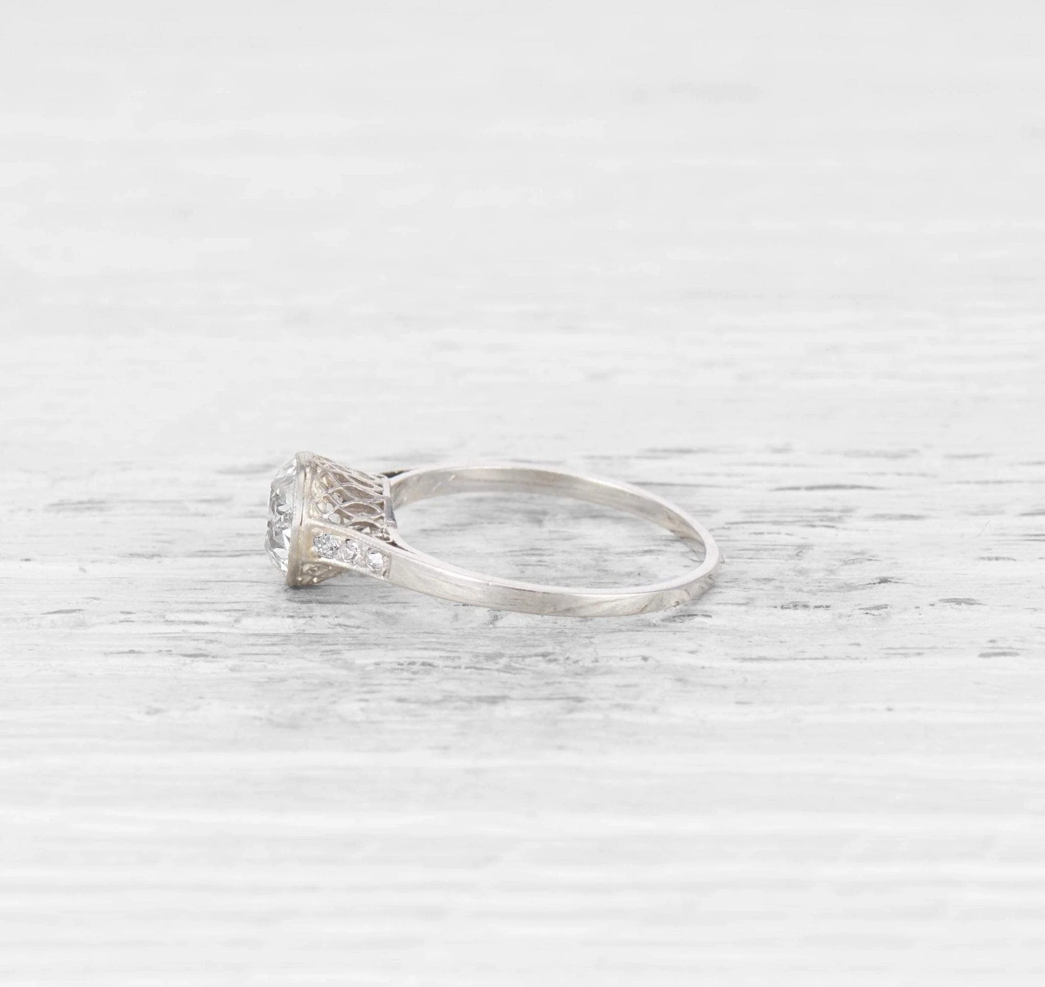 1.33 CARAT ART DECO DIAMOND ENGAGEMENT RING - Image 3