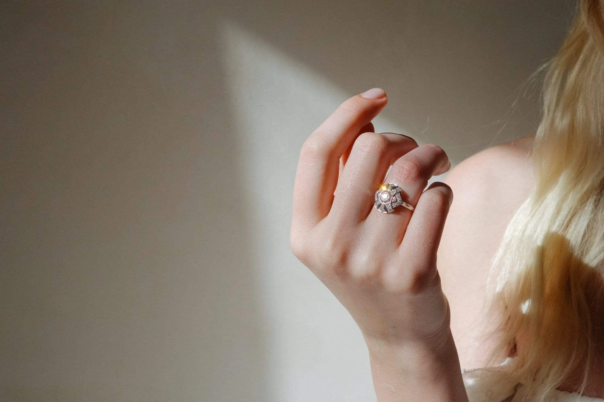 .20 CARAT ART DECO DIAMOND ENGAGEMENT RING - Image 5