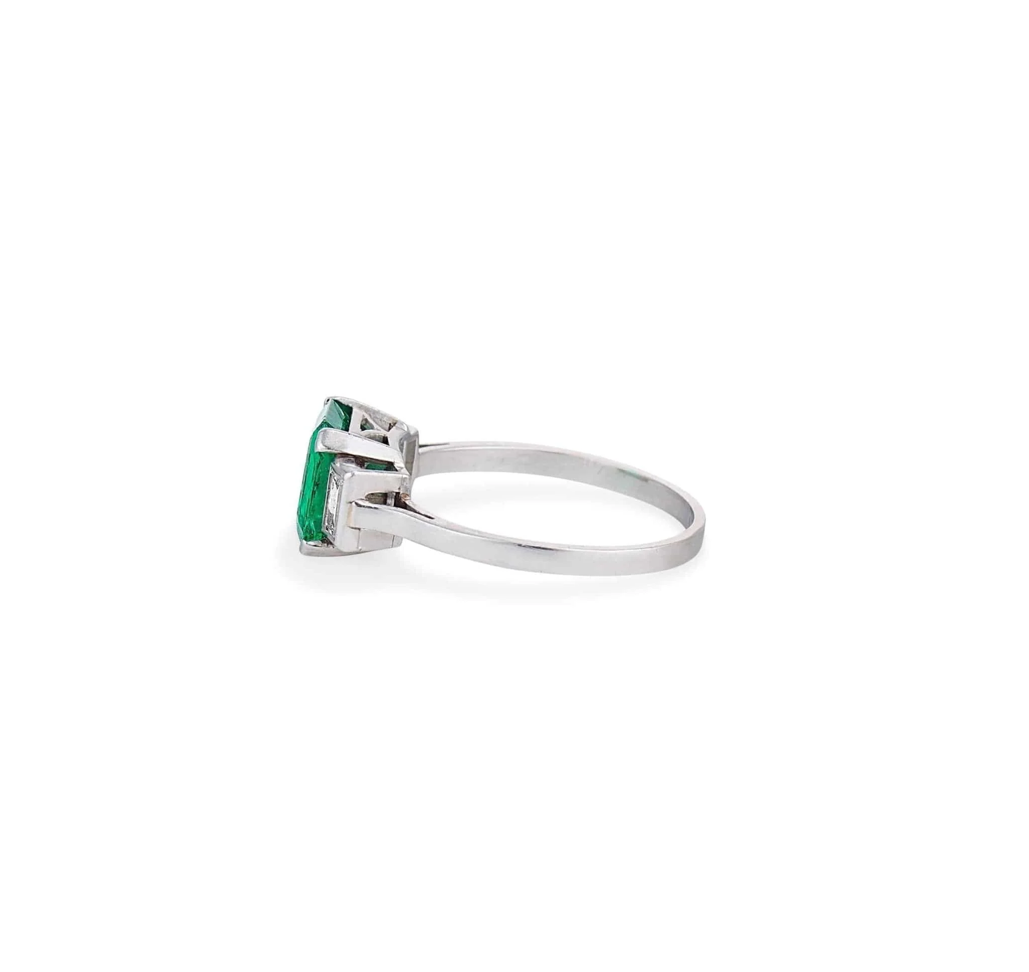 Art Deco 1.93 Carat Colombian Emerald & Diamond Ring - Image 3