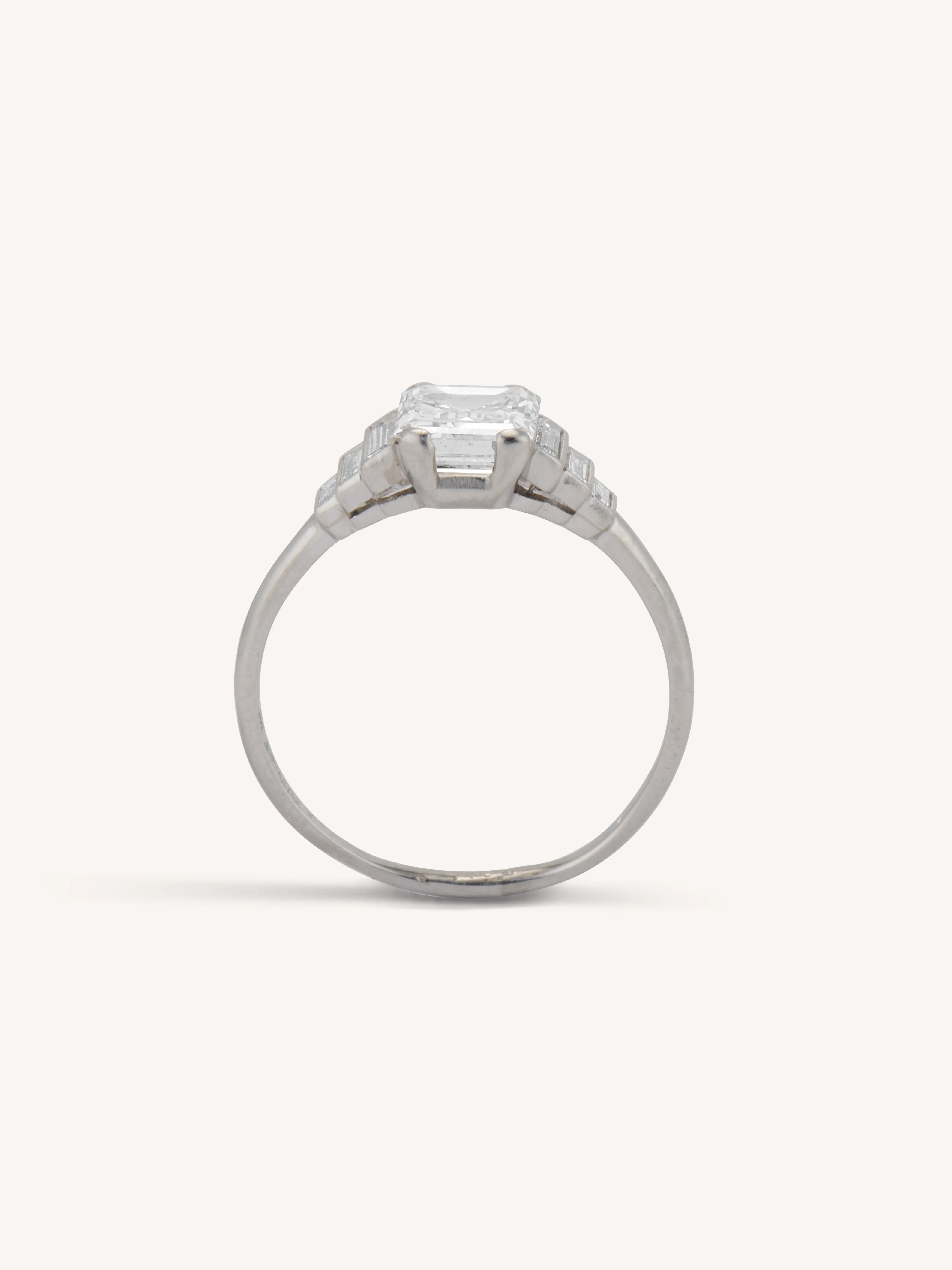 Art Deco 1.40 Carat Emerald & Baguette Cut Diamond Antique Engagement Ring - Image 6