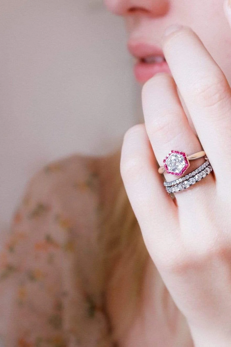 Art Deco Hexagonal-cut Diamond and Ruby Engagement Ring - Image 5