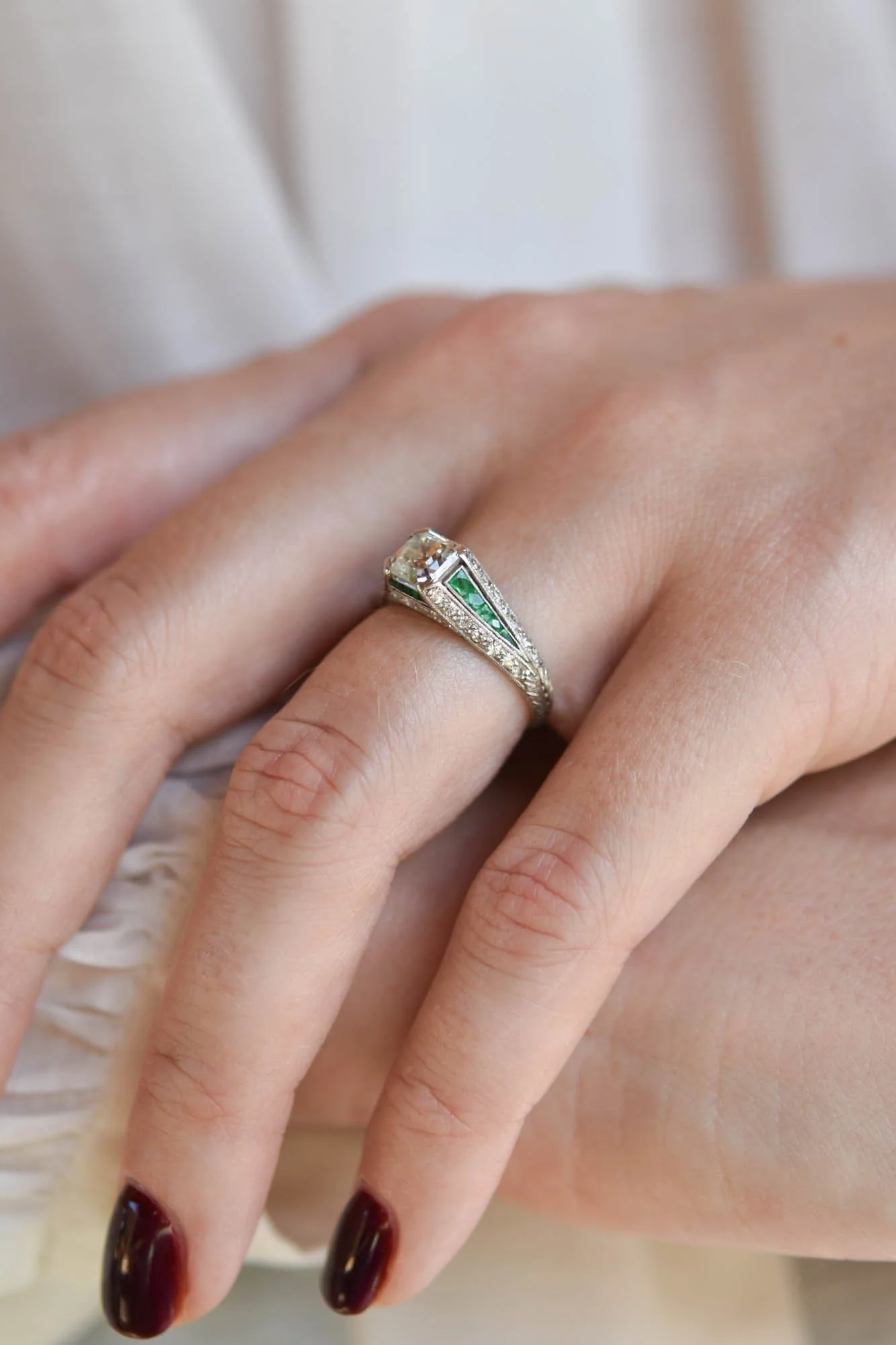 Art Deco 1.10 Carat Octagonal Cut Diamond and Emerald Vintage Engagement Ring - Image 3