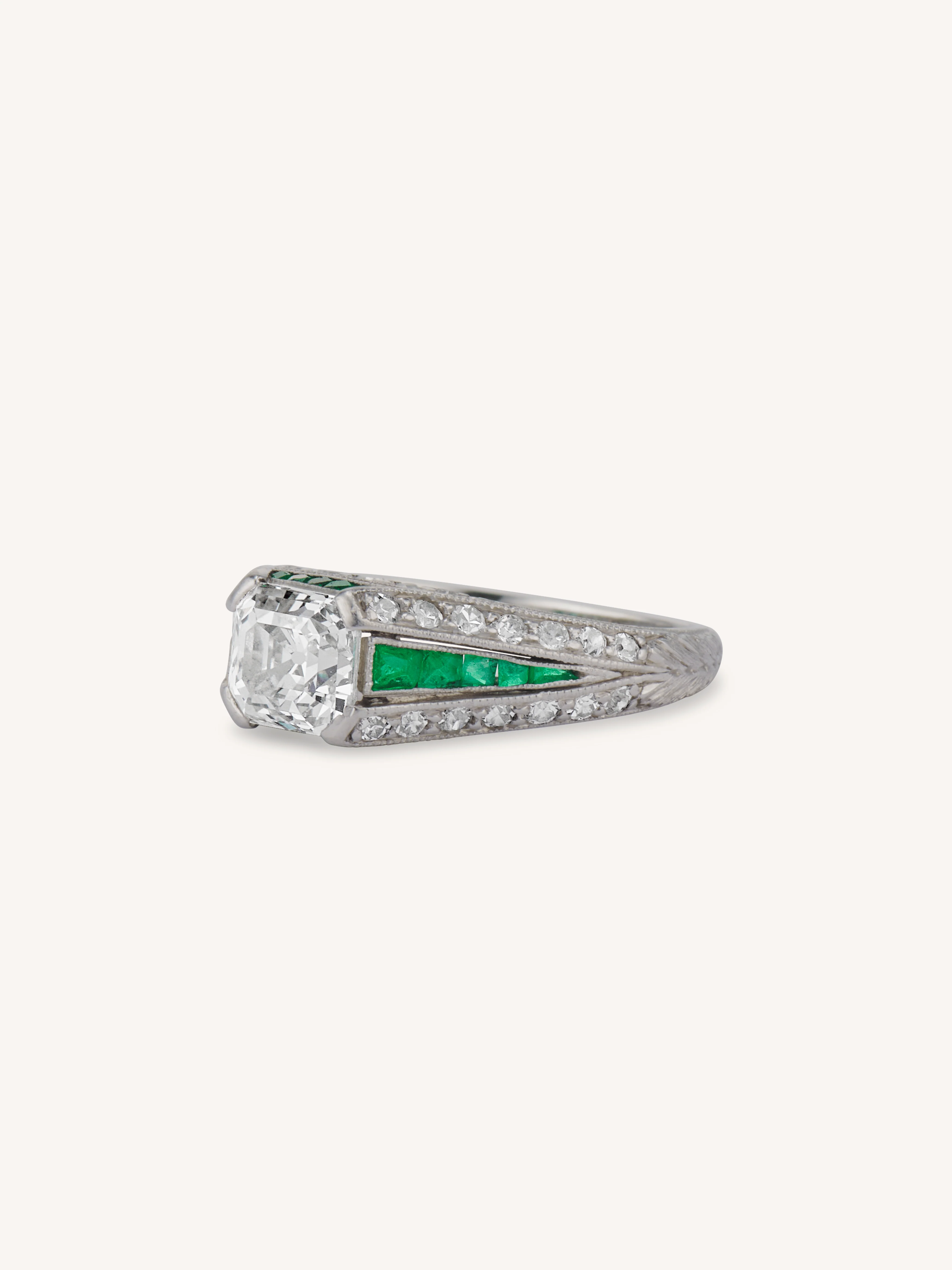 Art Deco 1.10 Carat Octagonal Cut Diamond and Emerald Vintage Engagement Ring - Image 4