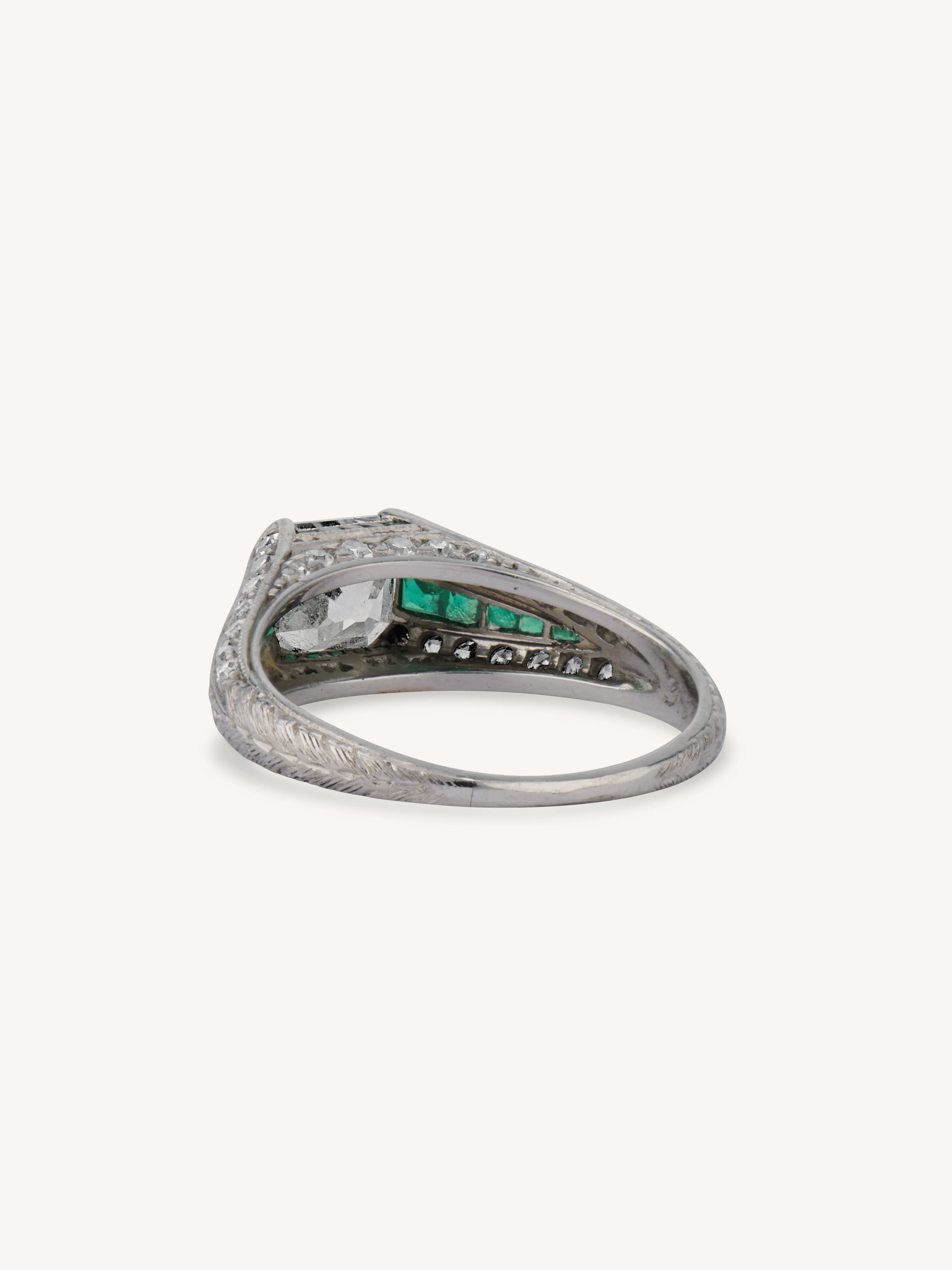 Art Deco 1.10 Carat Octagonal Cut Diamond and Emerald Vintage Engagement Ring - Image 5