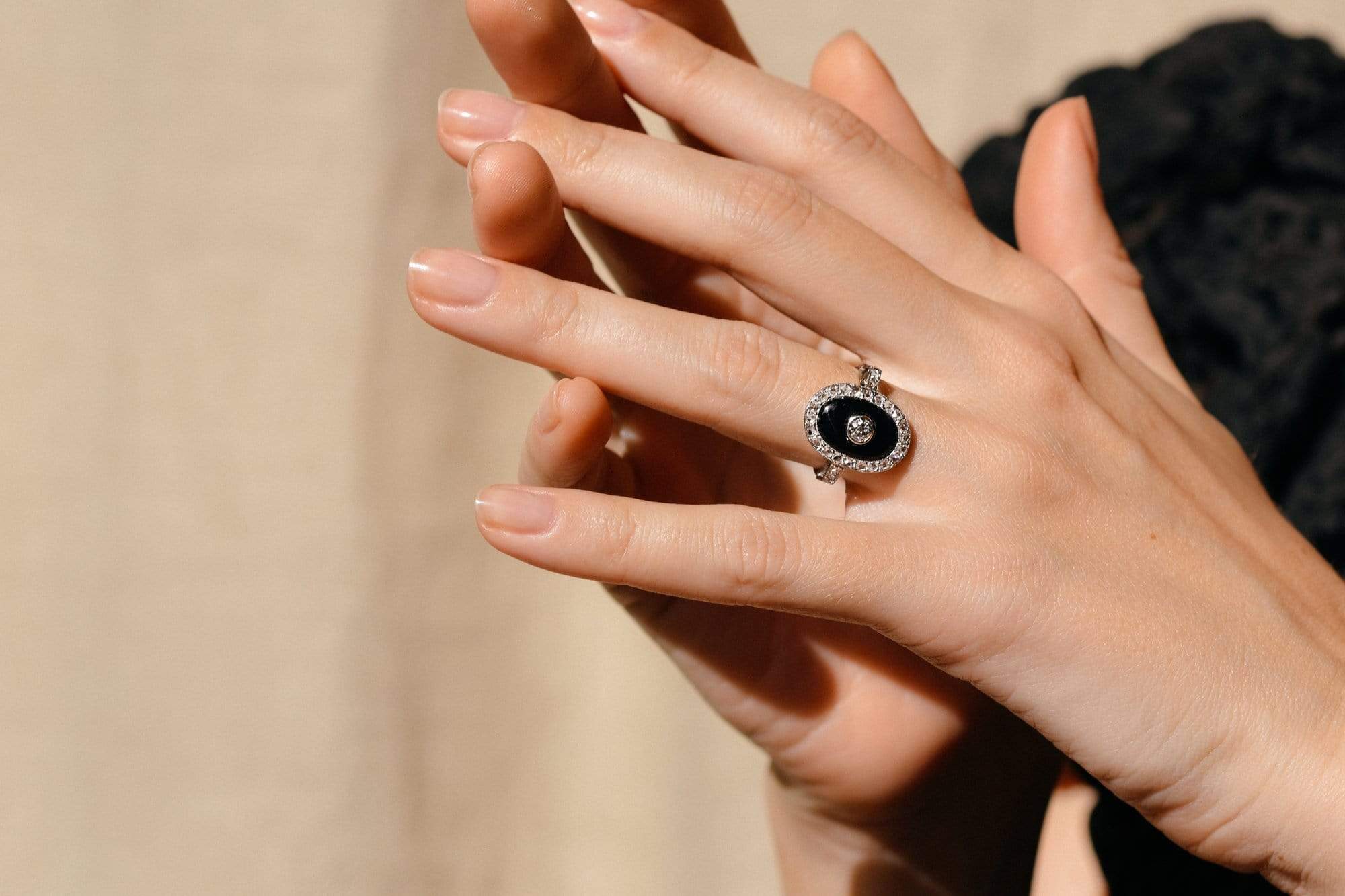 Art Deco Onyx Diamond and Platinum Ring - Image 4