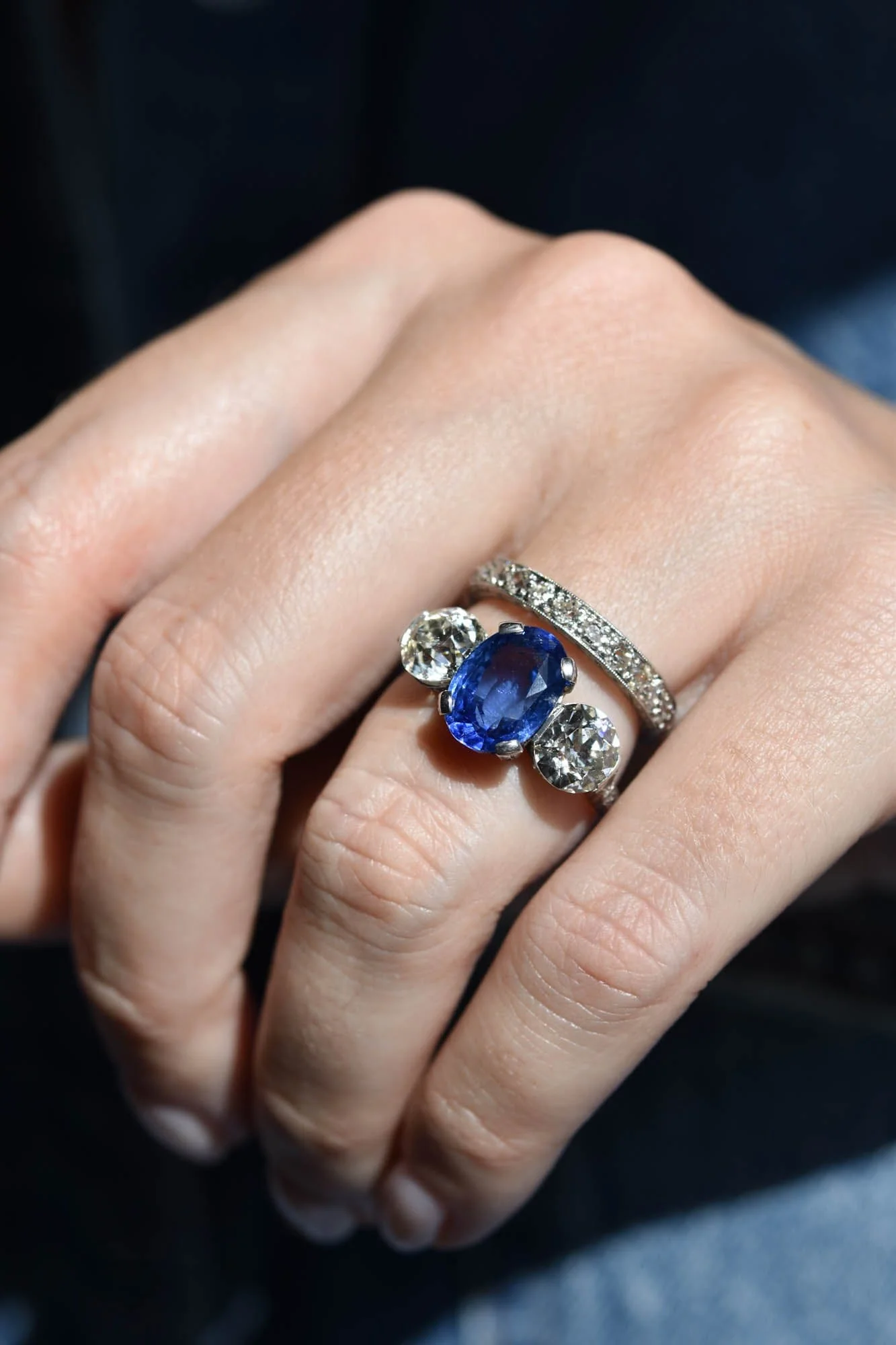 Art Deco 4.59 Carat Oval Ceylon Sapphire Three Stone Vintage Engagement Ring - Image 10