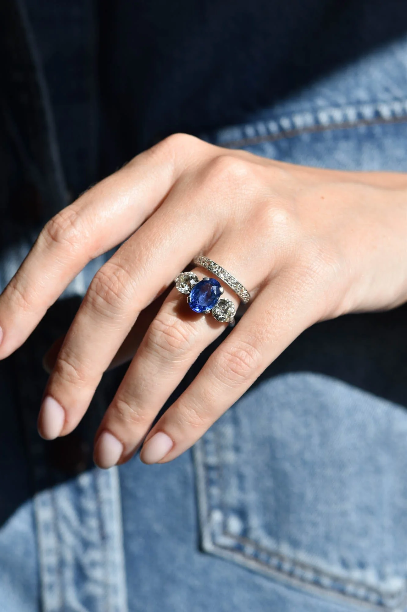 Art Deco 4.59 Carat Oval Ceylon Sapphire Three Stone Vintage Engagement Ring - Image 6
