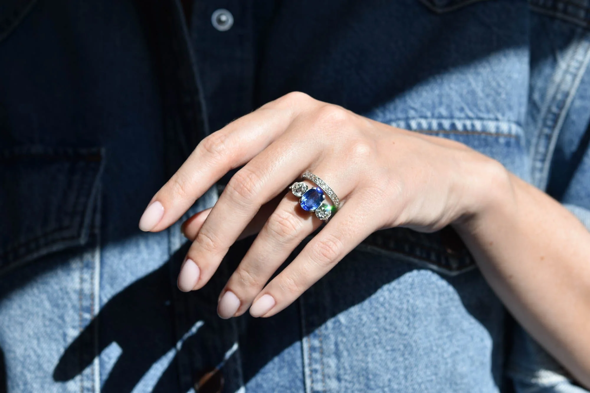 Art Deco 4.59 Carat Oval Ceylon Sapphire Three Stone Vintage Engagement Ring - Image 7