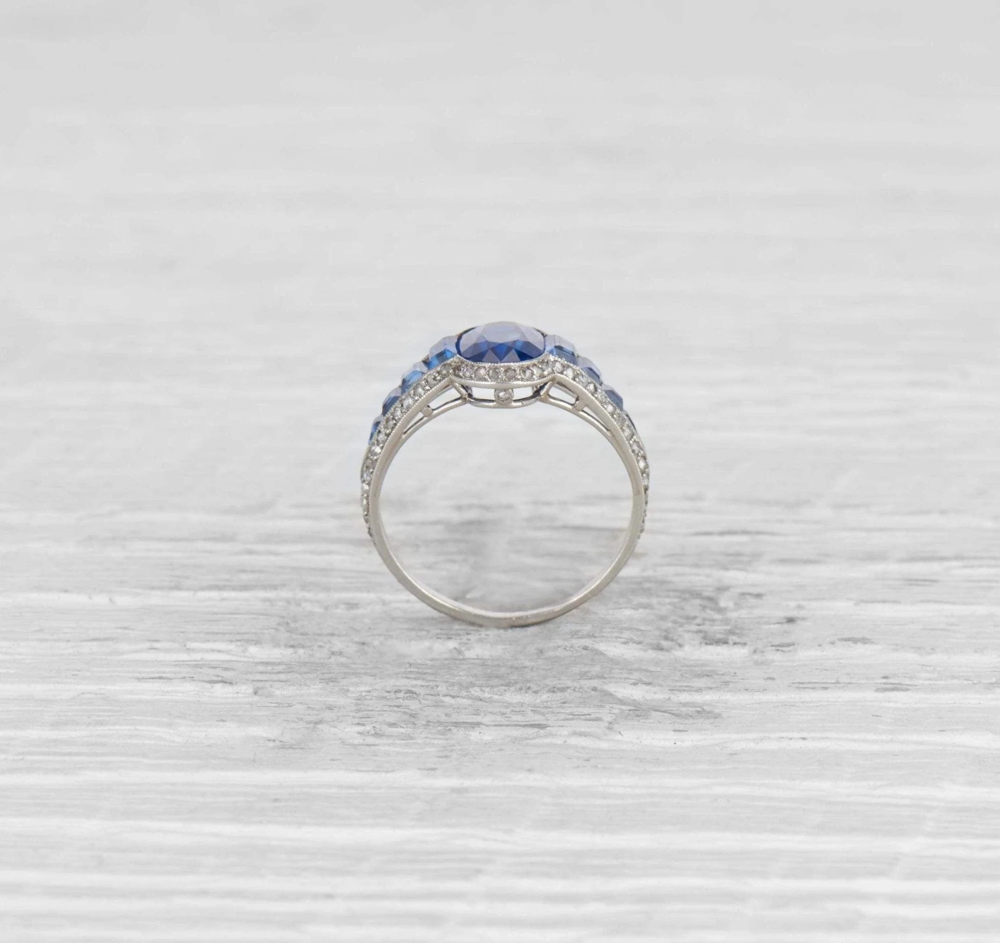 ART DECO SAPPHIRE AND DIAMOND ENGAGEMENT RING - Image 4