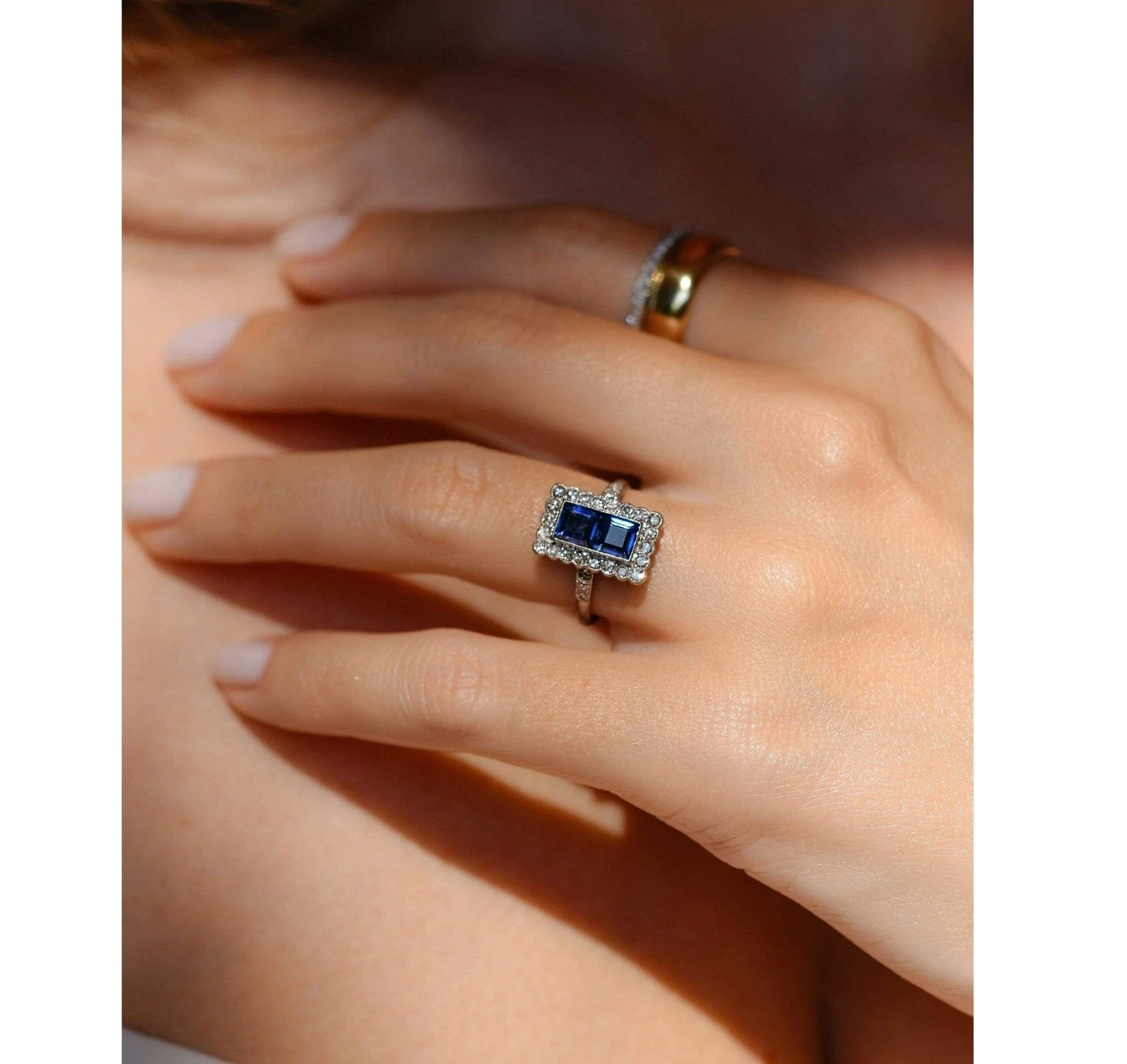 Art Deco Sapphire and Diamond Ring - Image 4