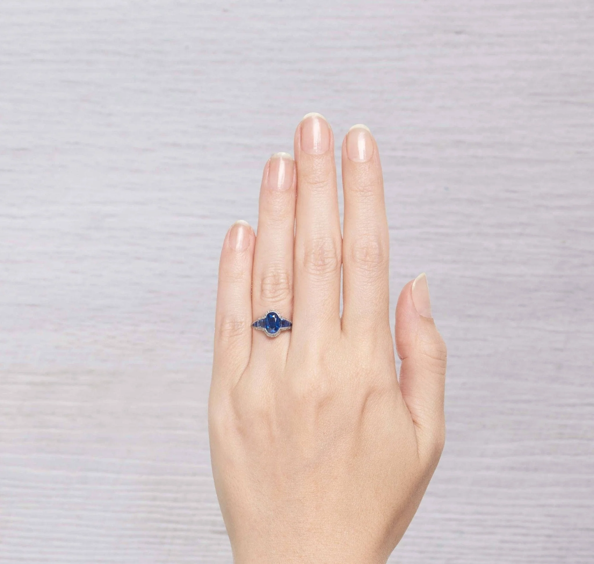 ART DECO SAPPHIRE AND DIAMOND ENGAGEMENT RING - Image 5