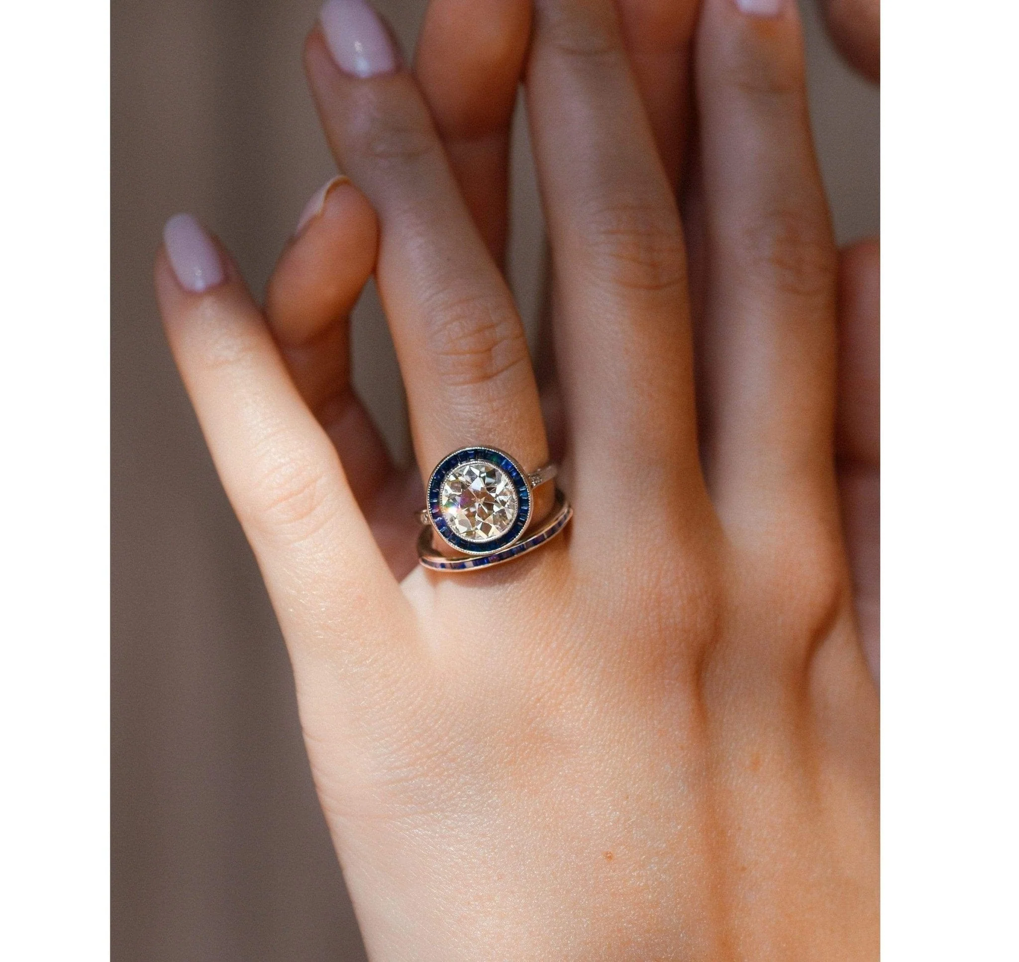 Art Deco .50 Carat Calibré Sapphire Wedding Band - Image 4