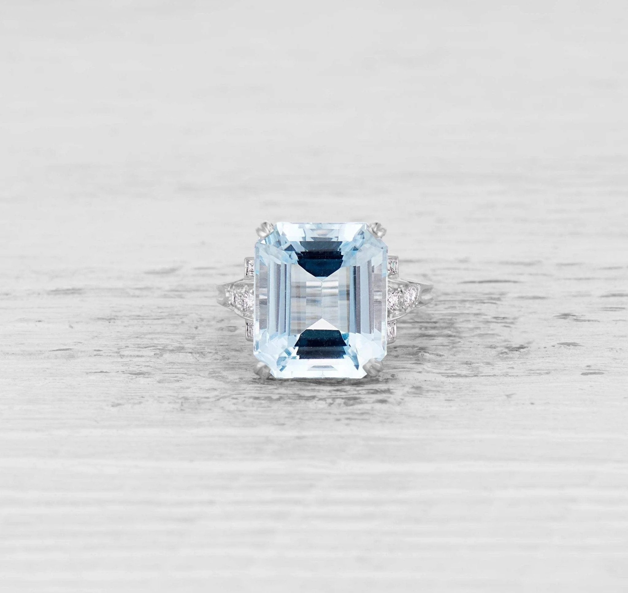 ART DECO TIFFANY & CO AQUAMARINE AND DIAMOND COCKTAIL RING - Image 2