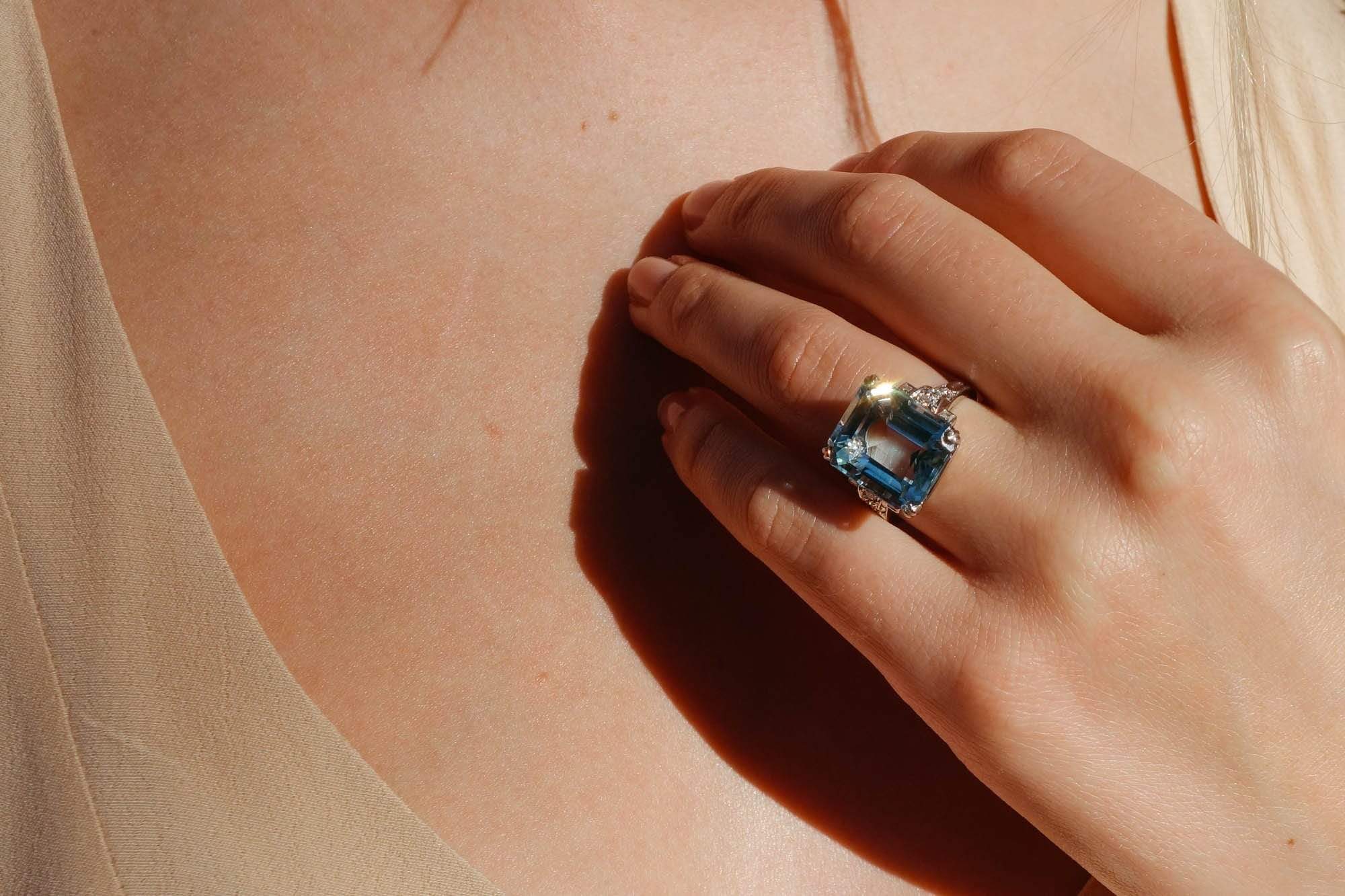 ART DECO TIFFANY & CO AQUAMARINE AND DIAMOND COCKTAIL RING - Image 5