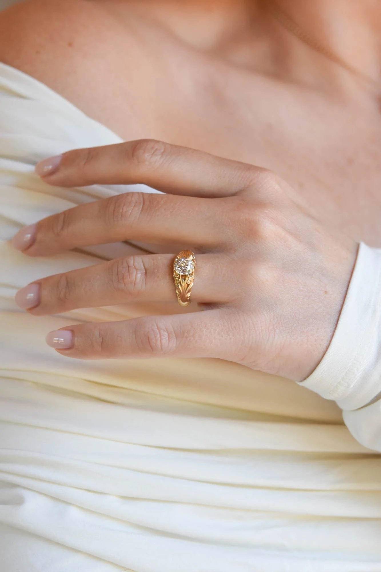 Art Nouveau 1.41 Carat Old Mine Cut Diamond Carved Gold Antique Engagement Ring - Image 6
