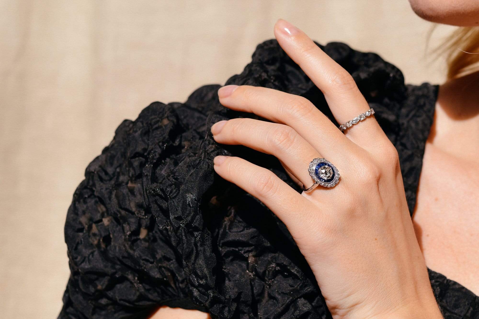 Belle Epoque 1.07 Carat Old European Diamond and Sapphire Engagement Ring, France - Image 6