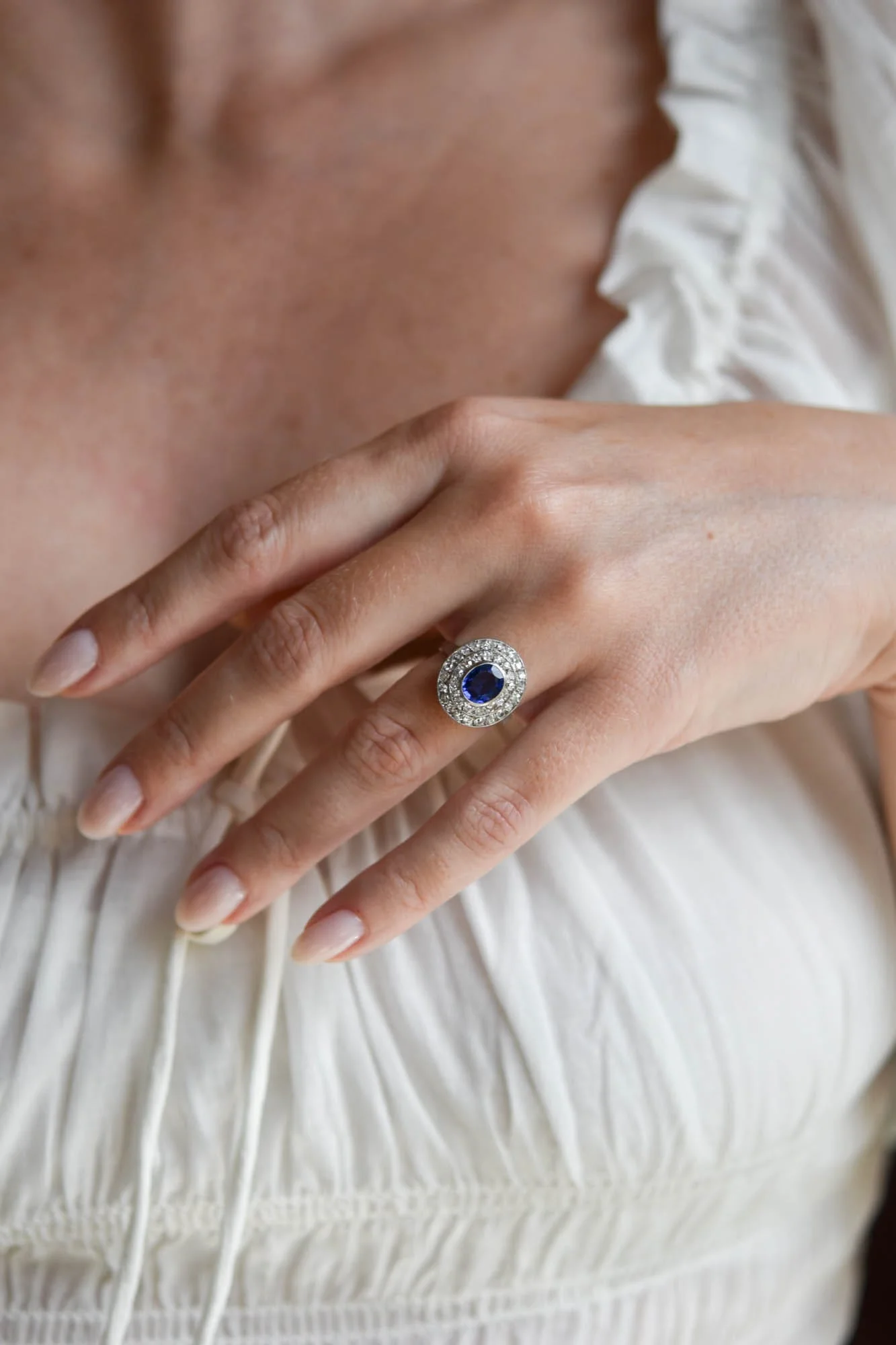 Belle Époque 1.25 Carat Oval Cut Sapphire & Diamond Cluster - Image 3