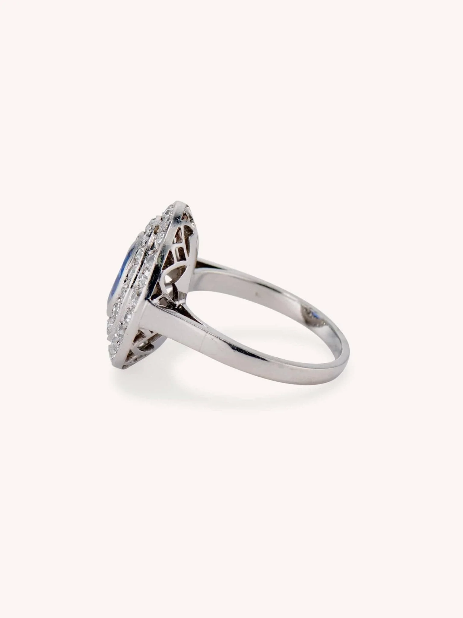 Belle Époque 1.25 Carat Oval Cut Sapphire & Diamond Cluster - Image 5