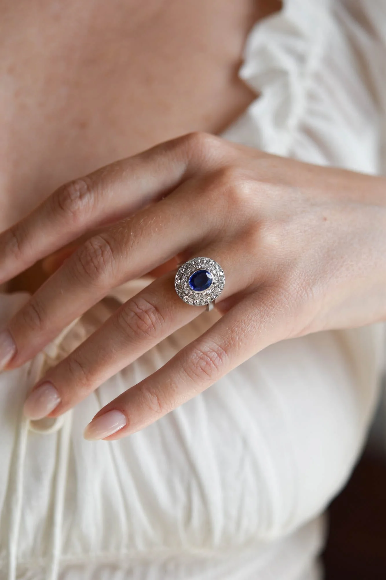 Belle Époque 1.25 Carat Oval Cut Sapphire & Diamond Cluster - Image 7