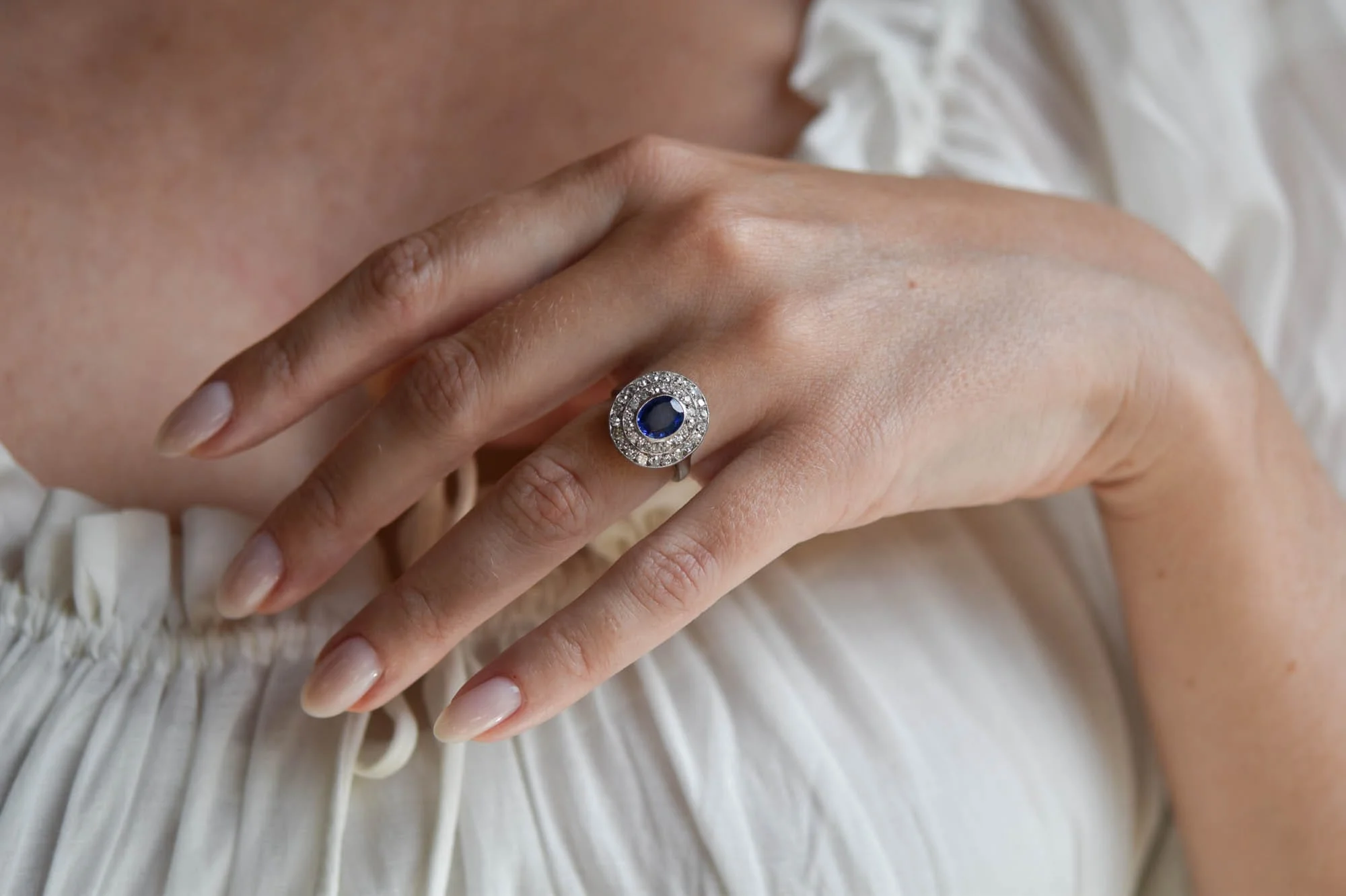 Belle Époque 1.25 Carat Oval Cut Sapphire & Diamond Cluster - Image 9