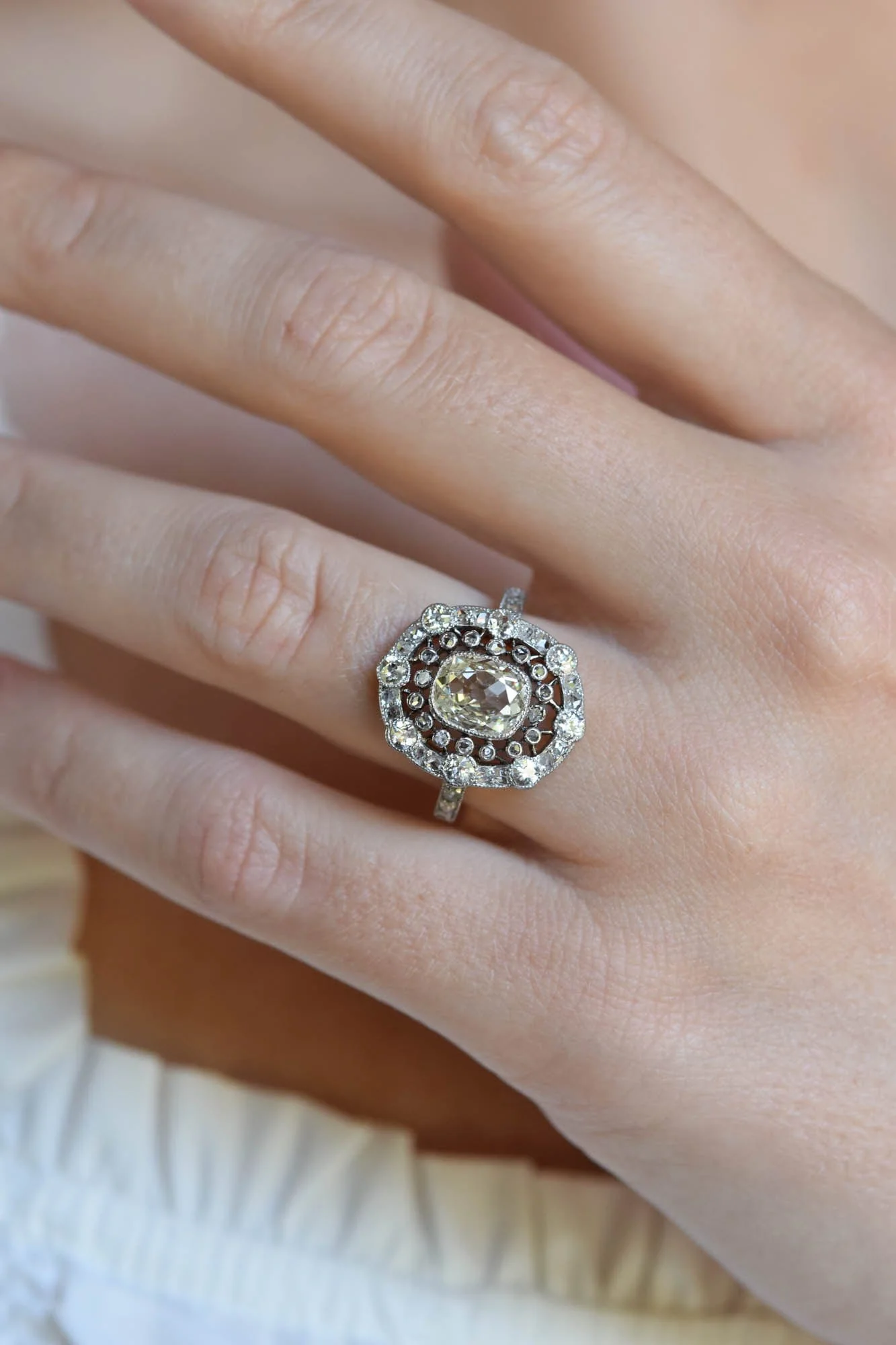 Edwardian Elongated 1.04 Carat Light Yellow Old Mine Cushion Diamond Cluster Antique Ring - Image 2