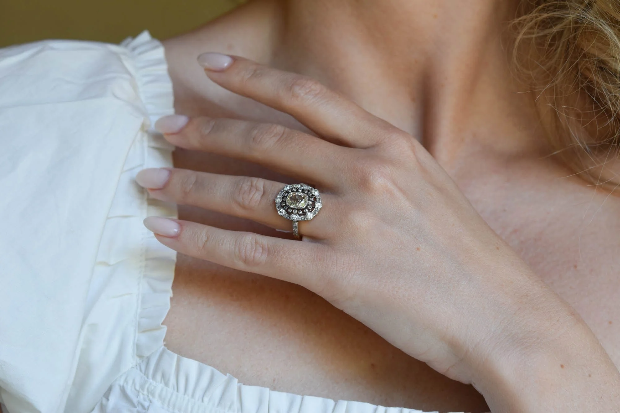 Edwardian Elongated 1.04 Carat Light Yellow Old Mine Cushion Diamond Cluster Antique Ring - Image 6