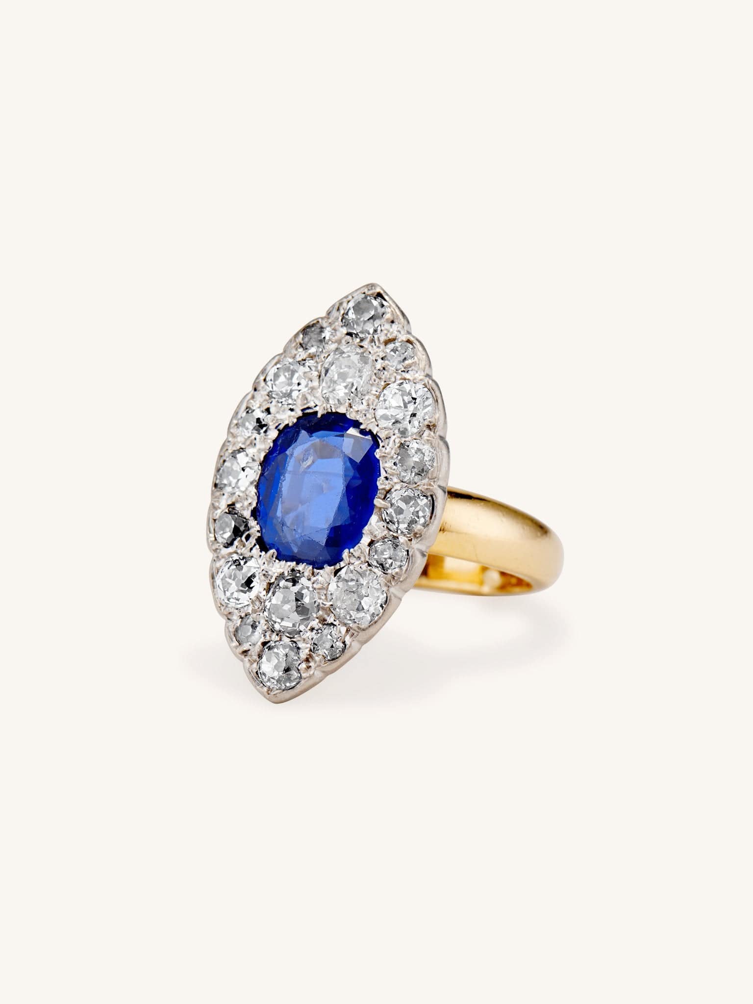 Belle Époque Sapphire and Diamond Navette Ring, France - Image 4
