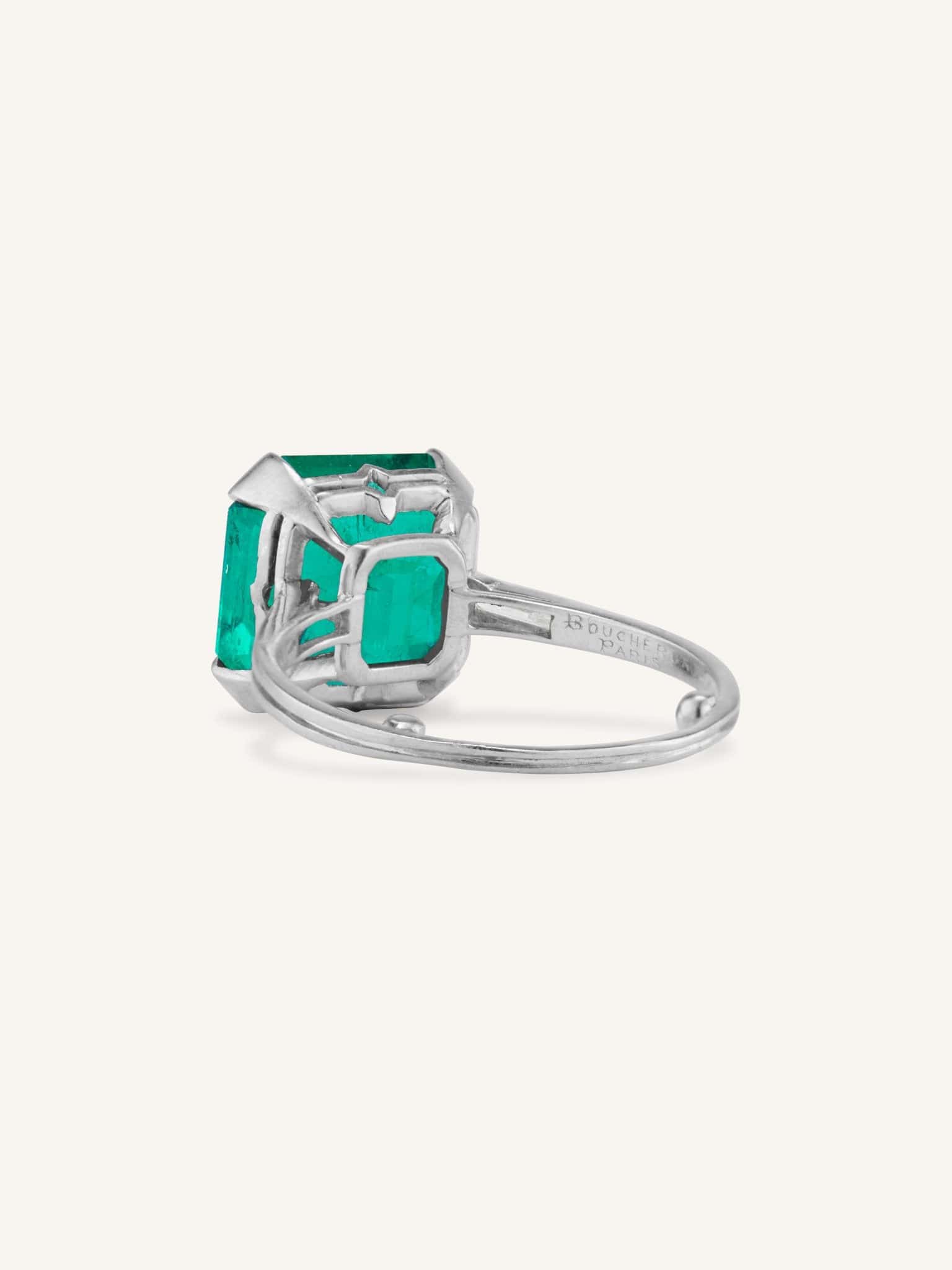 Boucheron Art Deco 5.65 Carat Emerald Cut Colombian Emerald Vintage Ring - Image 6