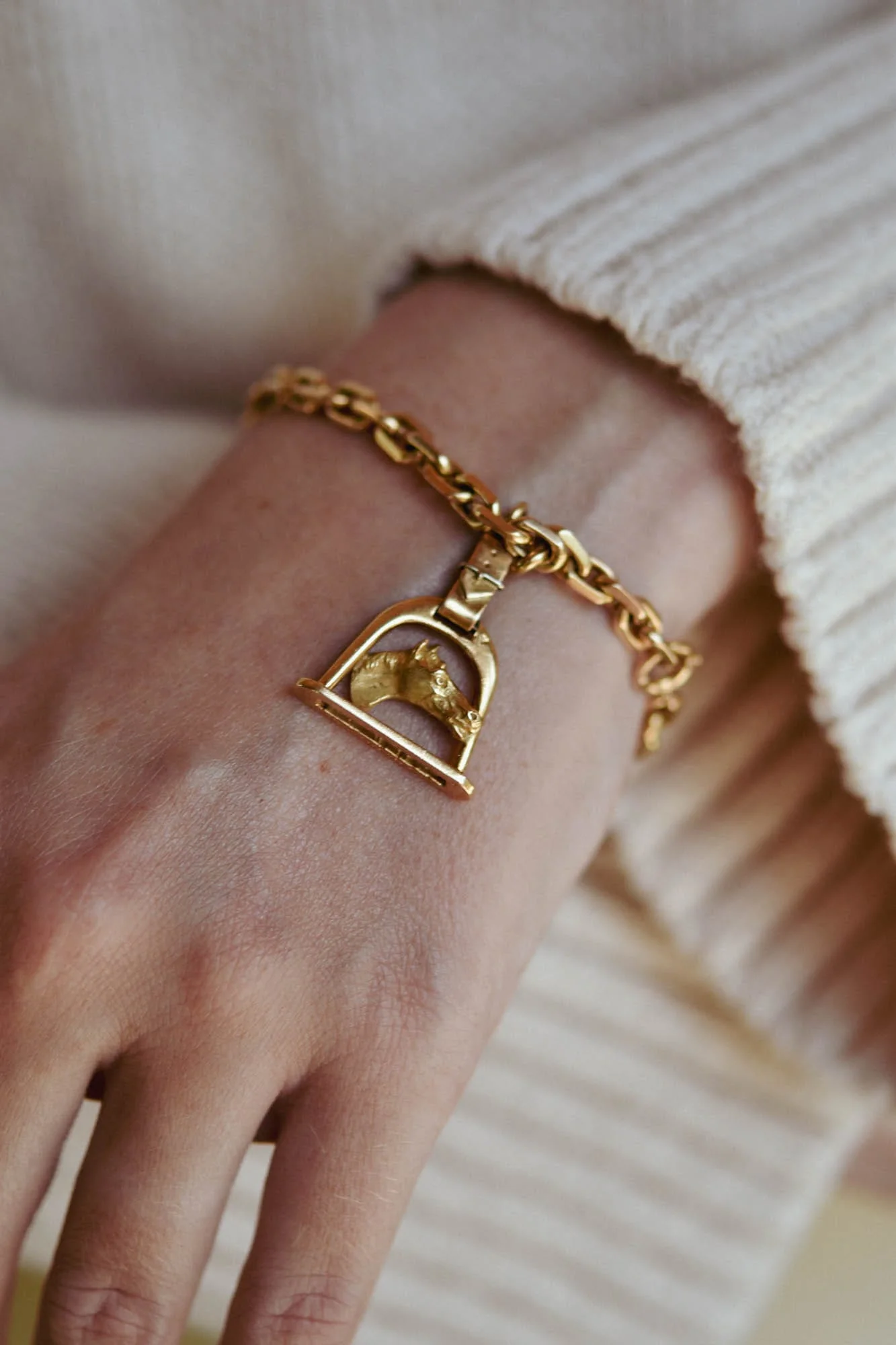 Boucheron Paris 1970s Equestrian Charm Link Vintage Bracelet with Horse Stirrup Charm, France - Image 5
