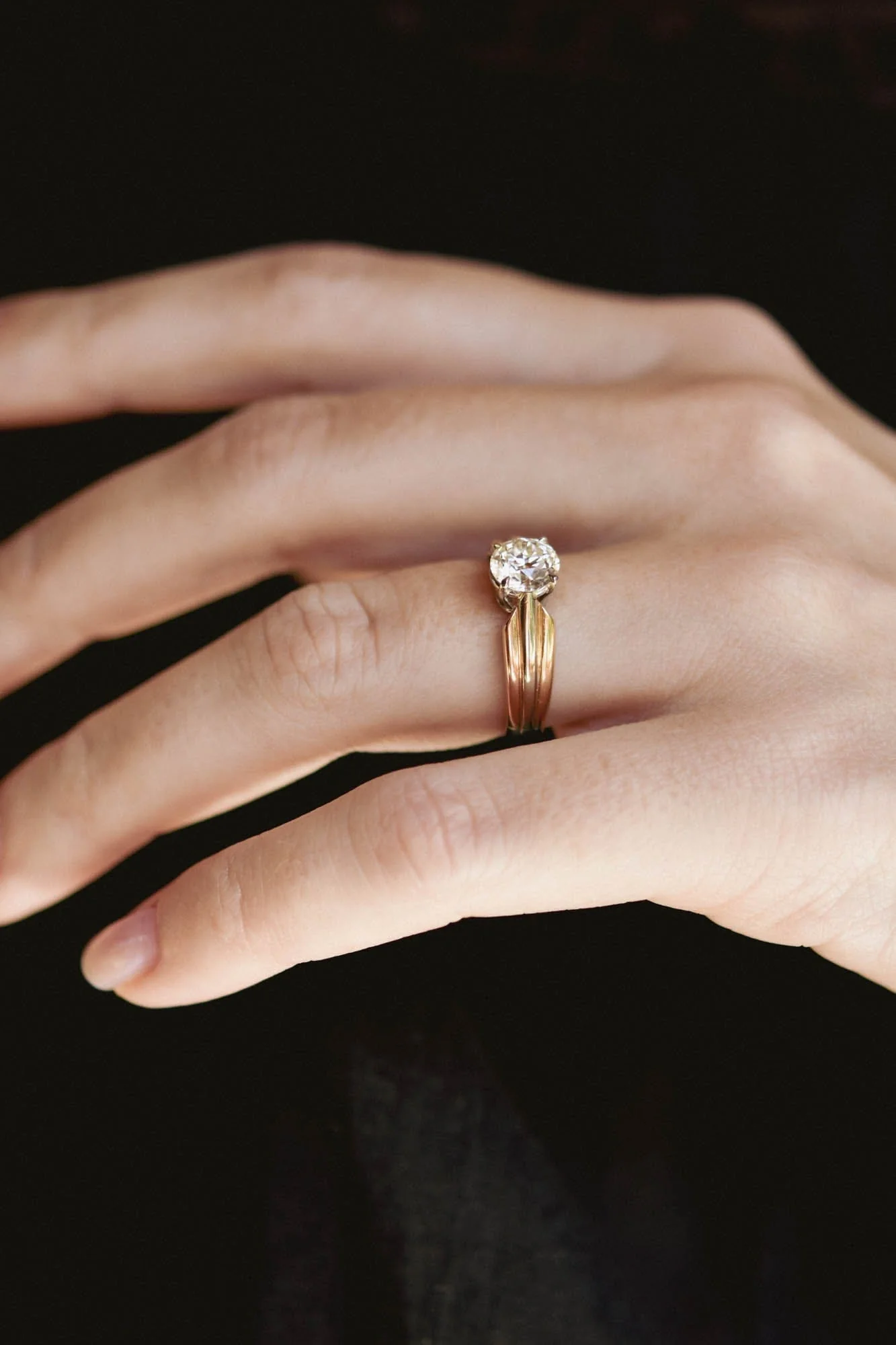 Cartier Mid-Century 1.08 Carat Round Brilliant Cut Diamond Vintage Engagement Ring - Image 3