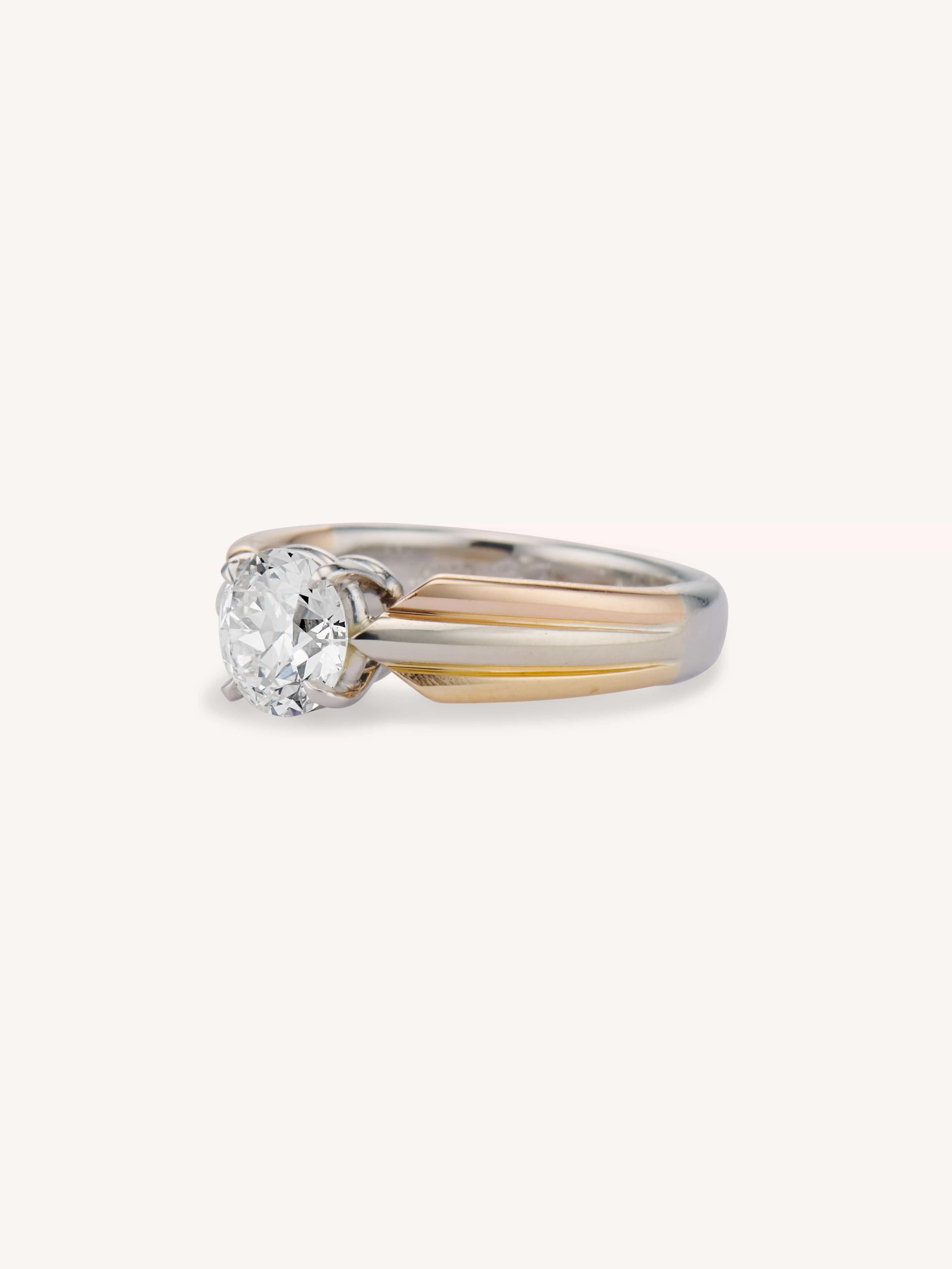 Cartier Mid-Century 1.08 Carat Round Brilliant Cut Diamond Vintage Engagement Ring - Image 4