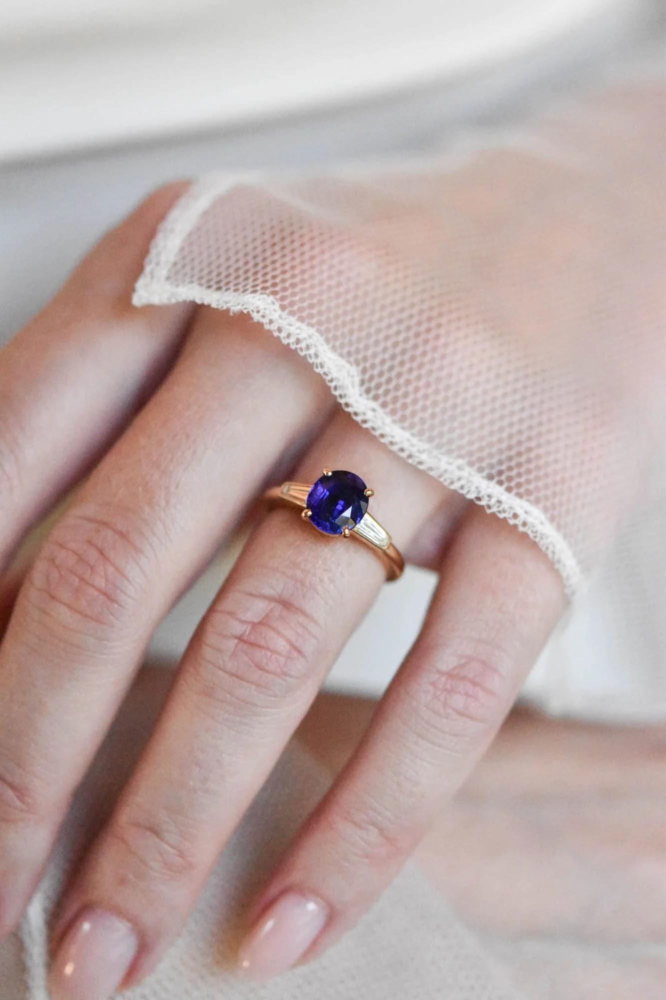 Cartier Midcentury 1.70 Carat Oval Unheated Burmese Sapphire Vintage Engagement Ring - Image 2