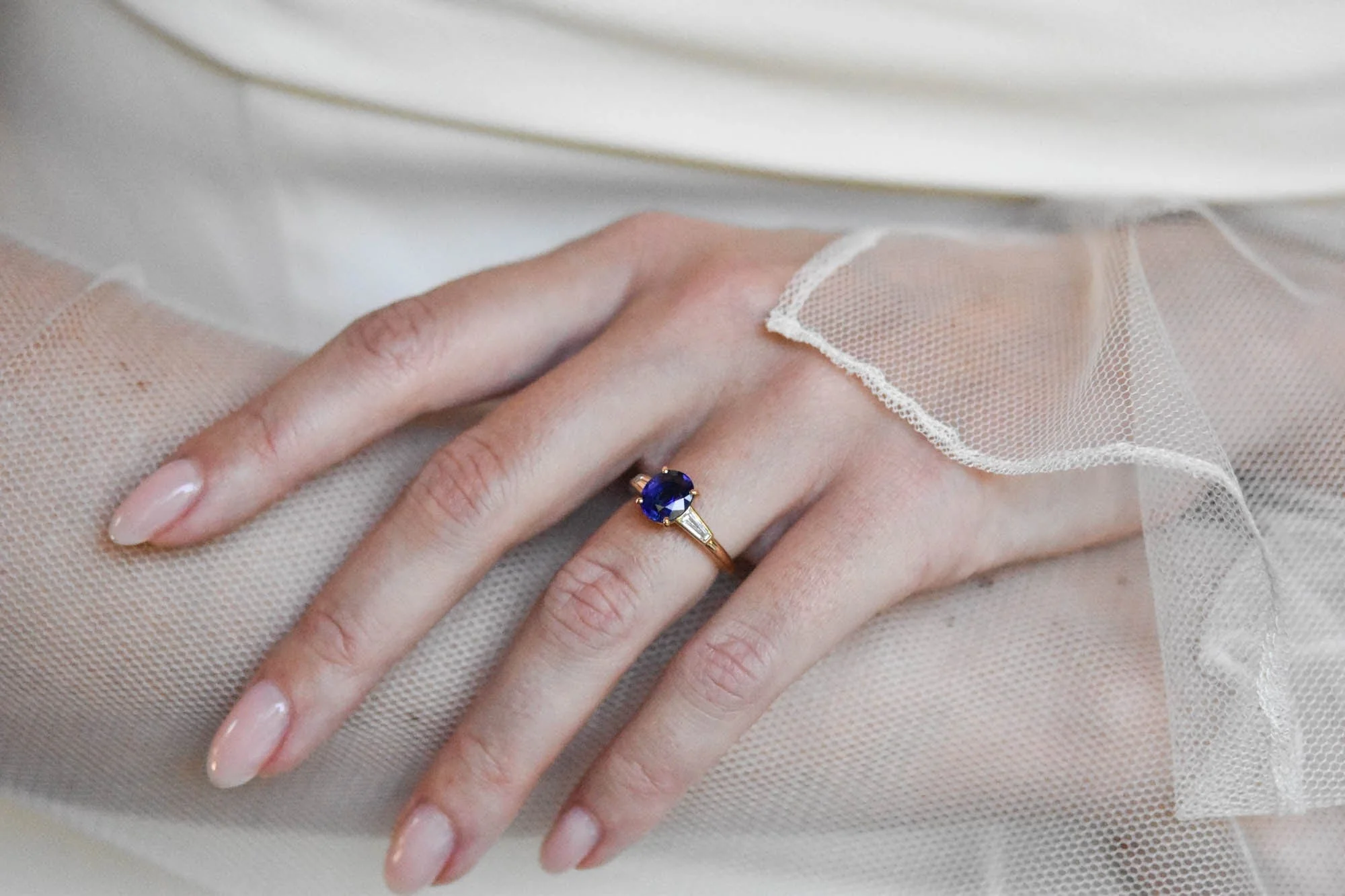 Cartier Midcentury 1.70 Carat Oval Unheated Burmese Sapphire Vintage Engagement Ring - Image 3