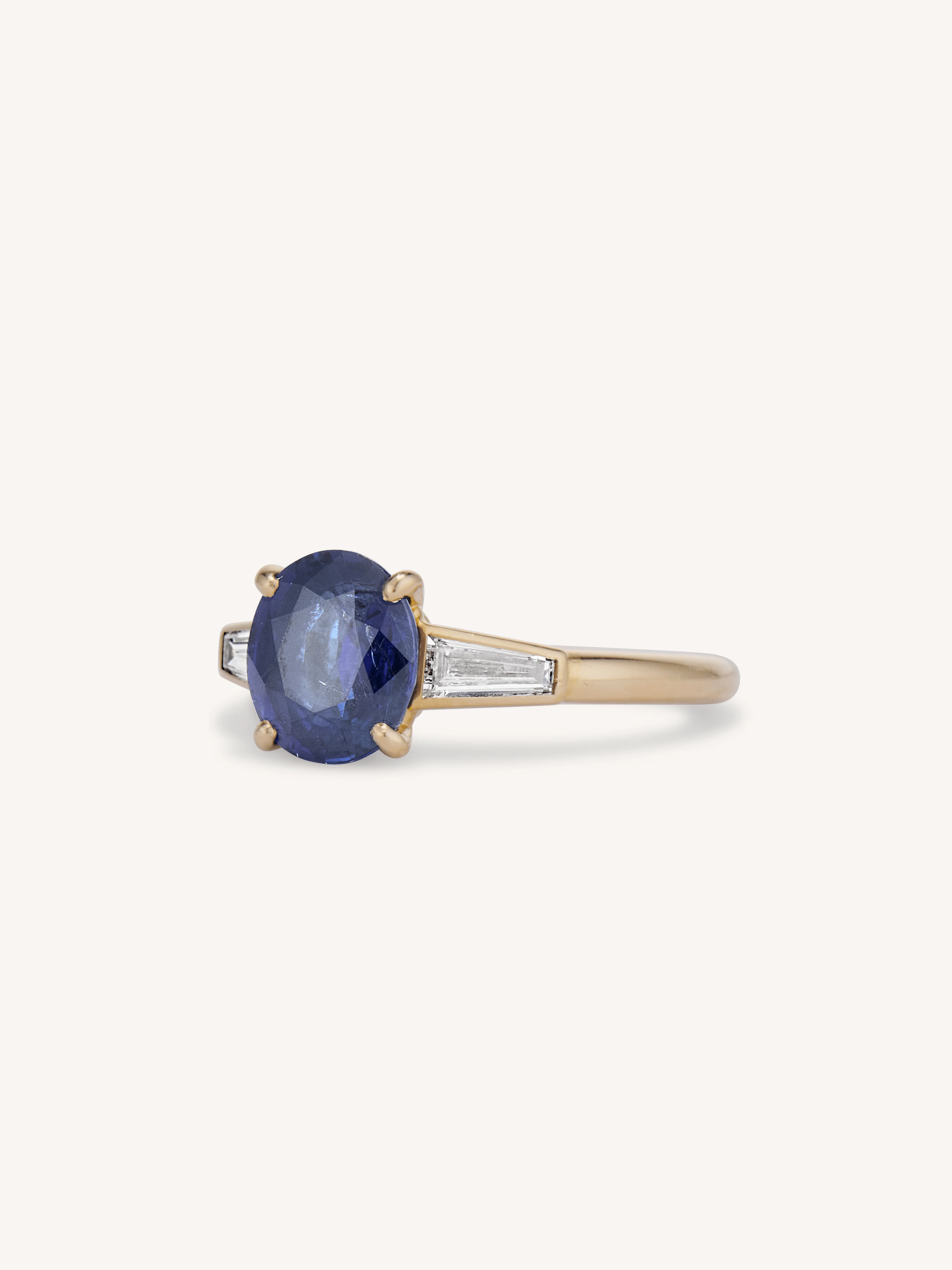 Cartier Midcentury 1.70 Carat Oval Unheated Burmese Sapphire Vintage Engagement Ring - Image 4
