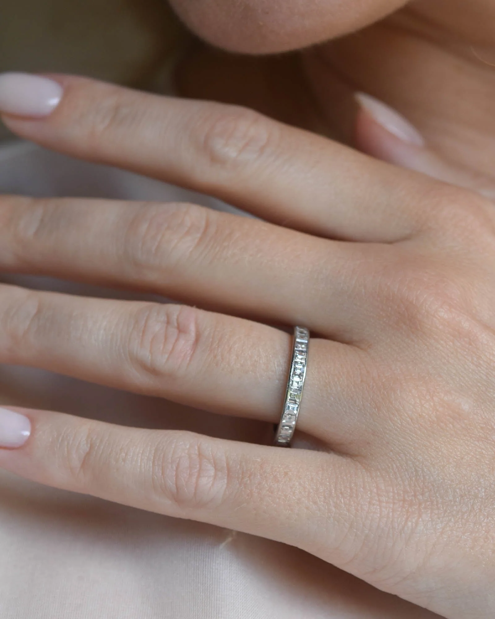 Cartier Paris Art Deco 1.96 Carat Carré Cut Eternity Band, France Size 6.75 - Image 2