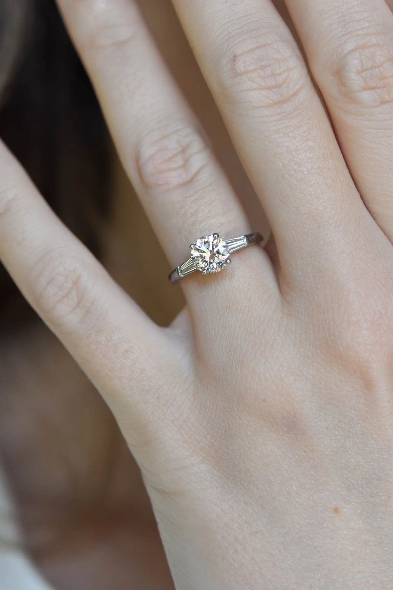 Cartier 1.05 Carat Round Brilliant Diamond Vintage Engagement Ring - Image 2