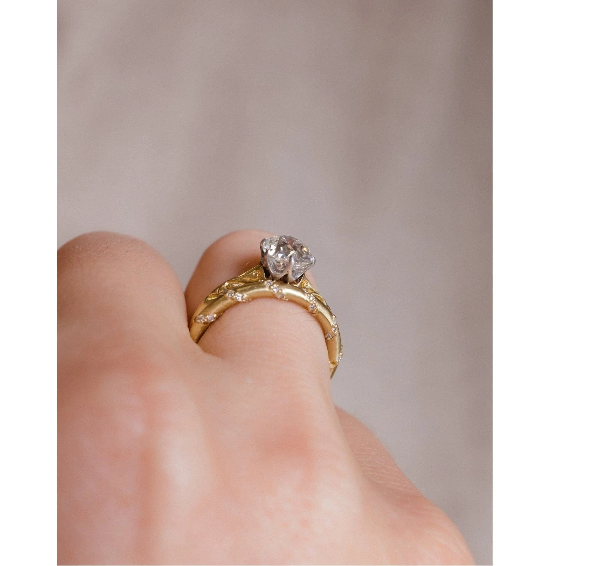 Early Art Deco 1.43 Carat Gold Engraved Solitaire - Image 8