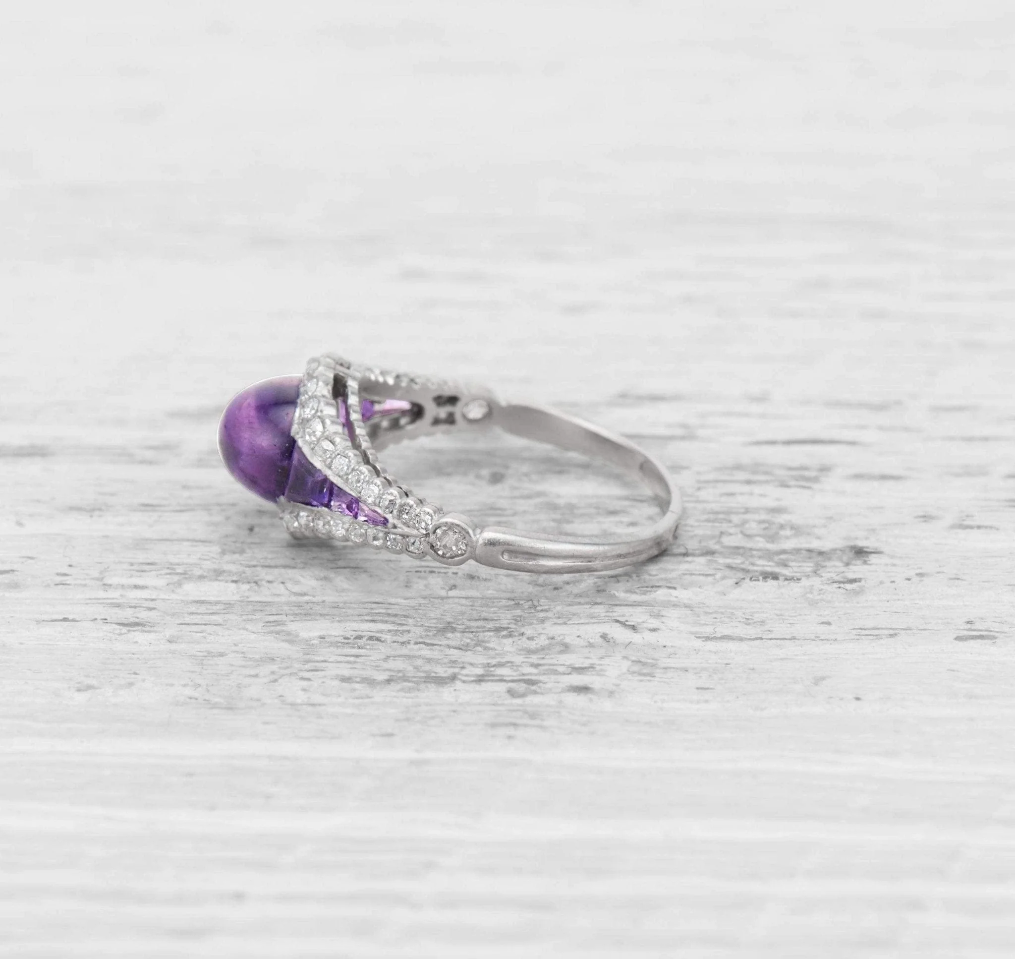 EARLY ART DECO AMETHYST AND DIAMOND RING - Image 3