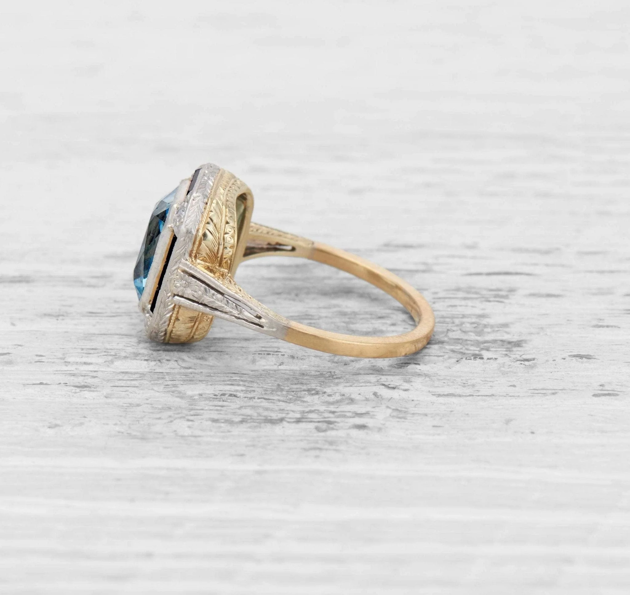 EARLY ART DECO AQUAMARINE, DIAMOND, AND BLACK ONYX RING - Image 3