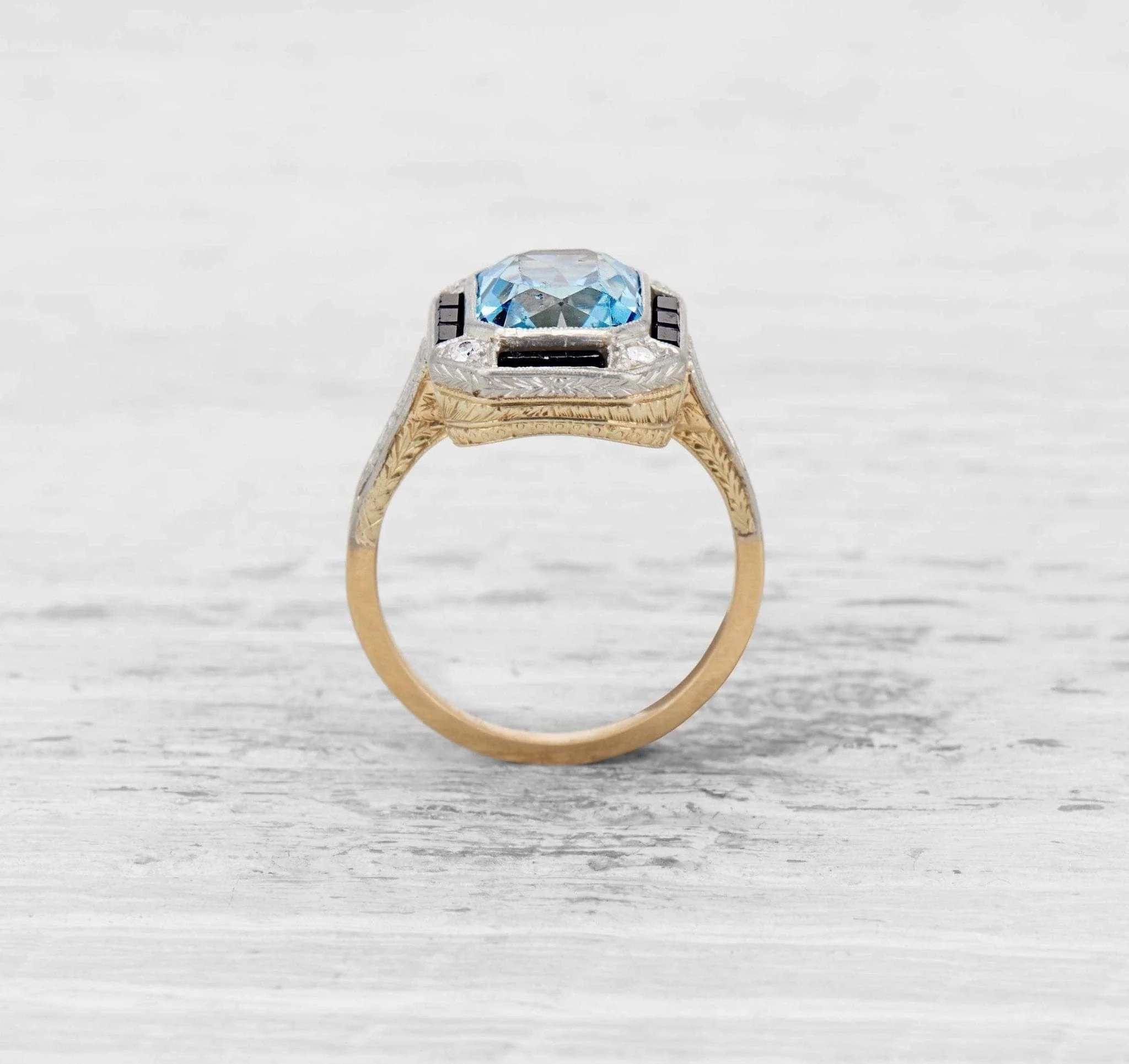 EARLY ART DECO AQUAMARINE, DIAMOND, AND BLACK ONYX RING - Image 4